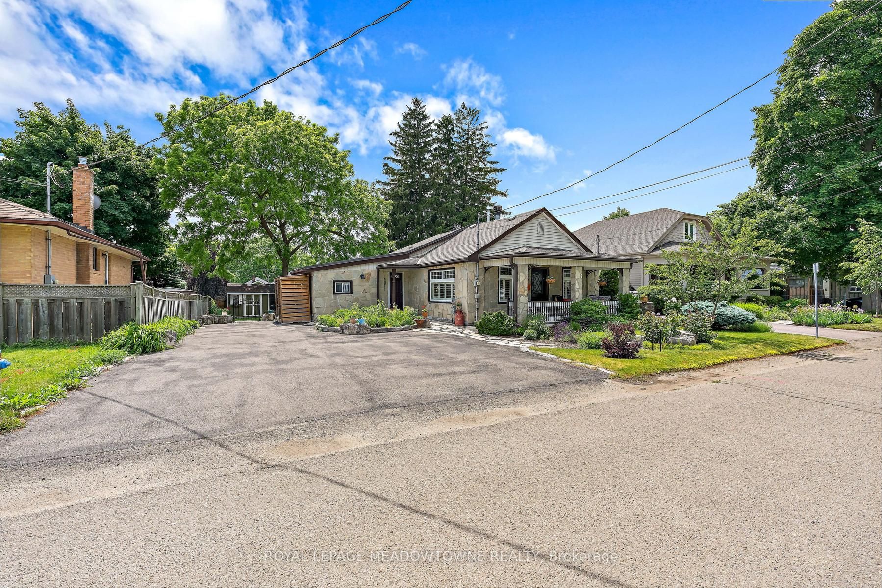 30 Victoria Street, Halton Hills, ON L7G 3N6 photo 2
