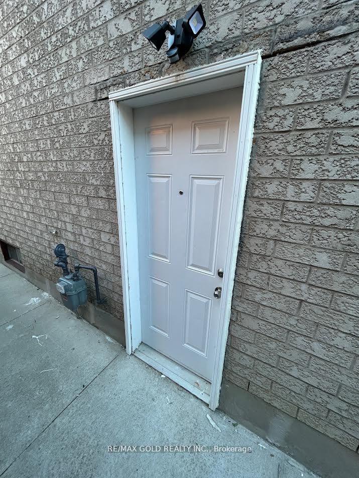 1028 Fernandez Drive Bsmt, Mississauga, ON L5V 1W9 photo 4