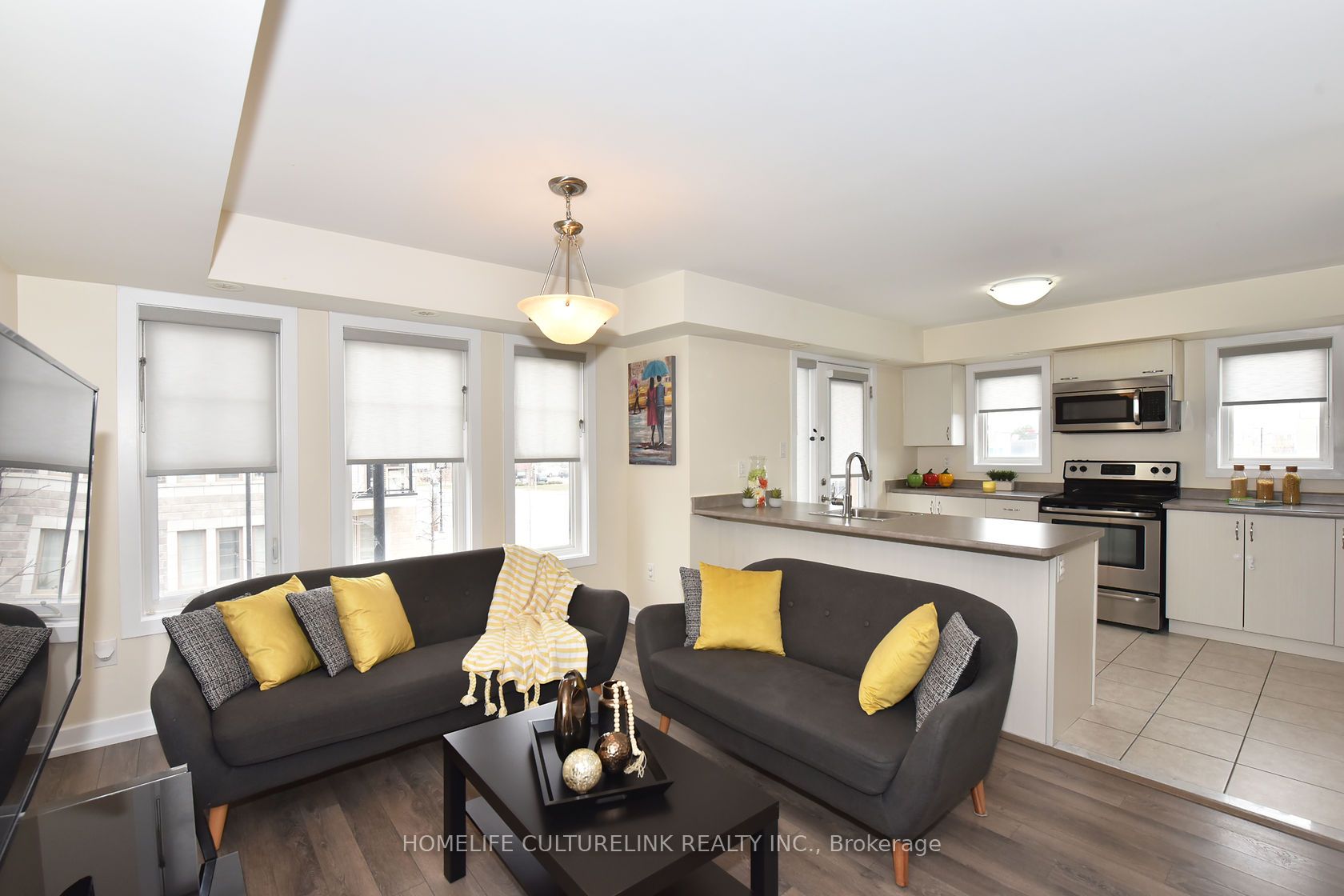 100 Parrotta Drive 89, Toronto, ON M9M 0B5 photo 3