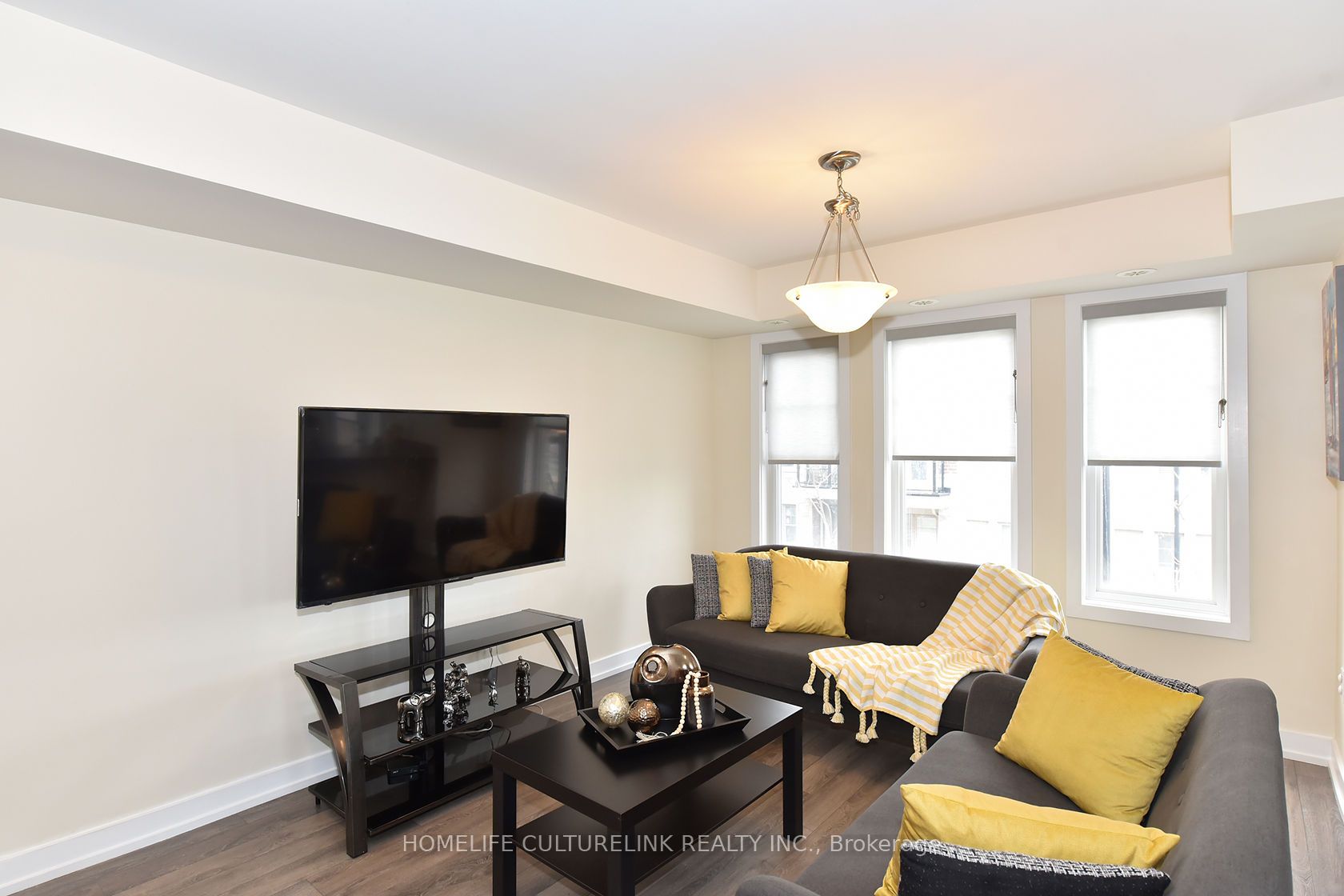 100 Parrotta Drive 89, Toronto, ON M9M 0B5 photo 4