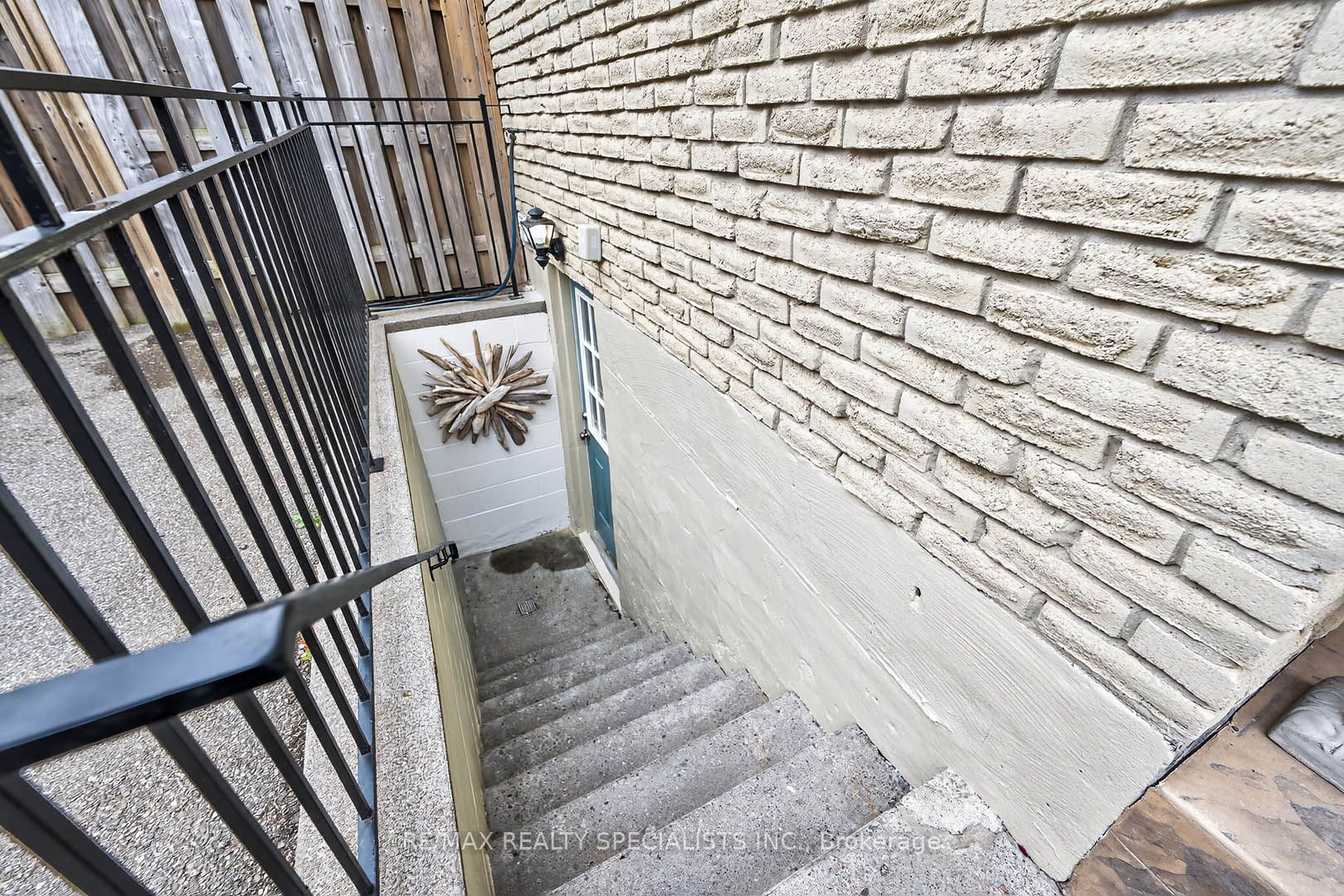 1912 Bonnymede Drive Lower, Mississauga, ON L5J 1E1 photo 5