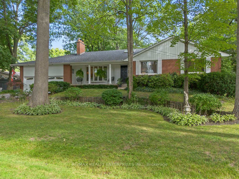 1373 Queen Victoria Avenue, Mississauga, ON L5H 3H2 photo 2