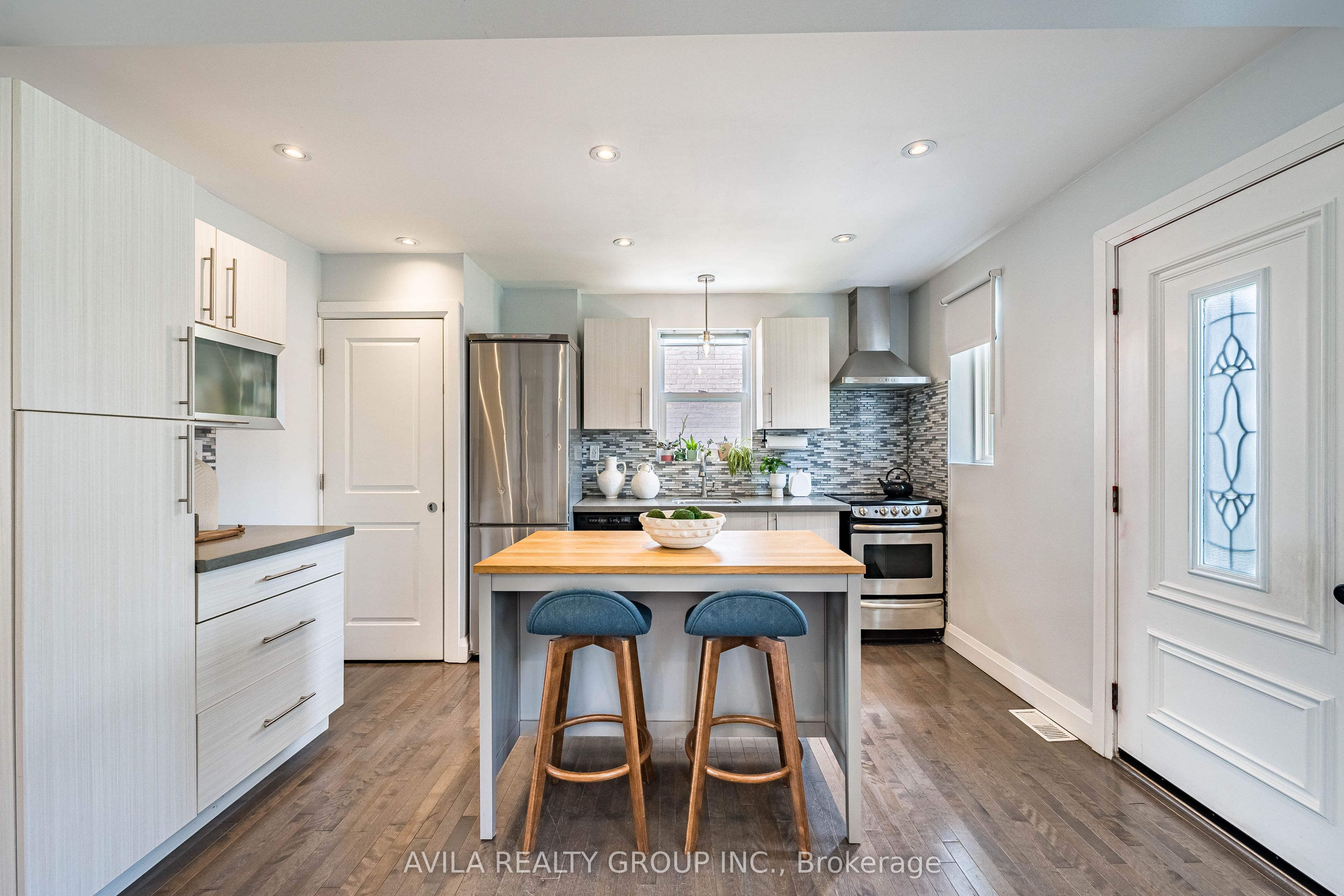 7 Edmund Avenue, Toronto, ON M9N 1A2 photo 5