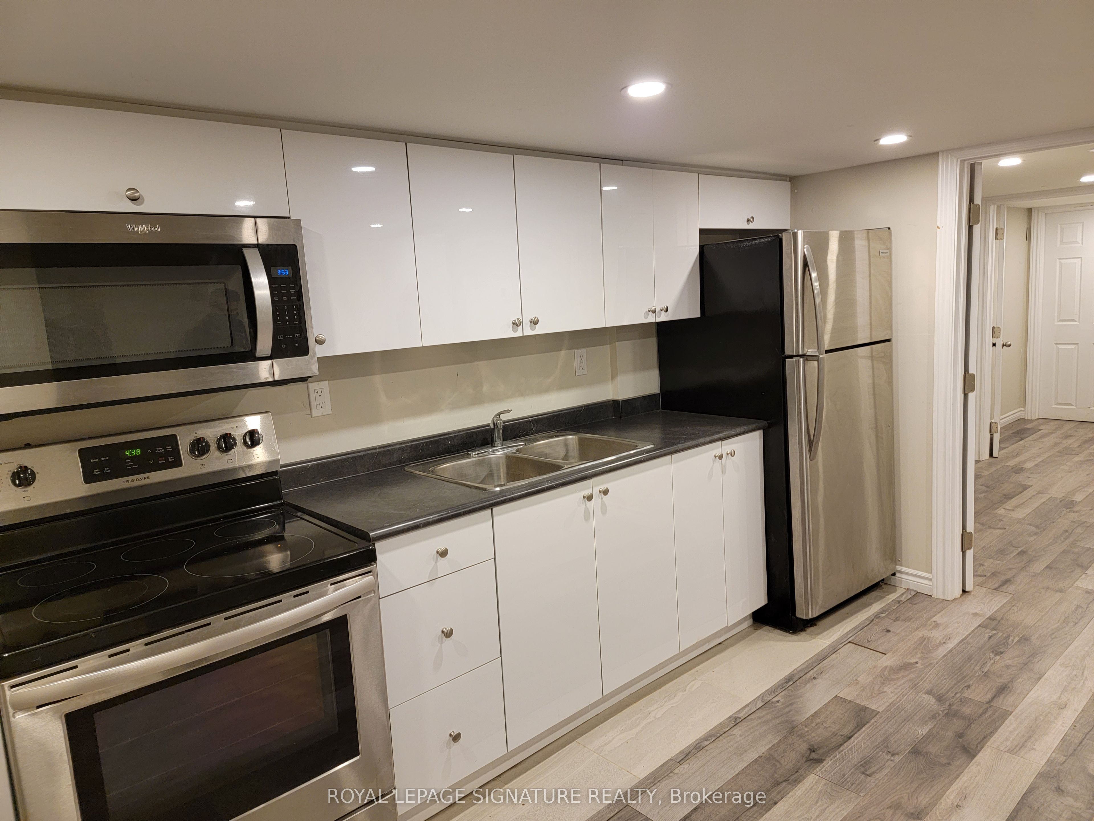 498 Horner Avenue 4, Toronto, ON M8W 2B8 photo 4