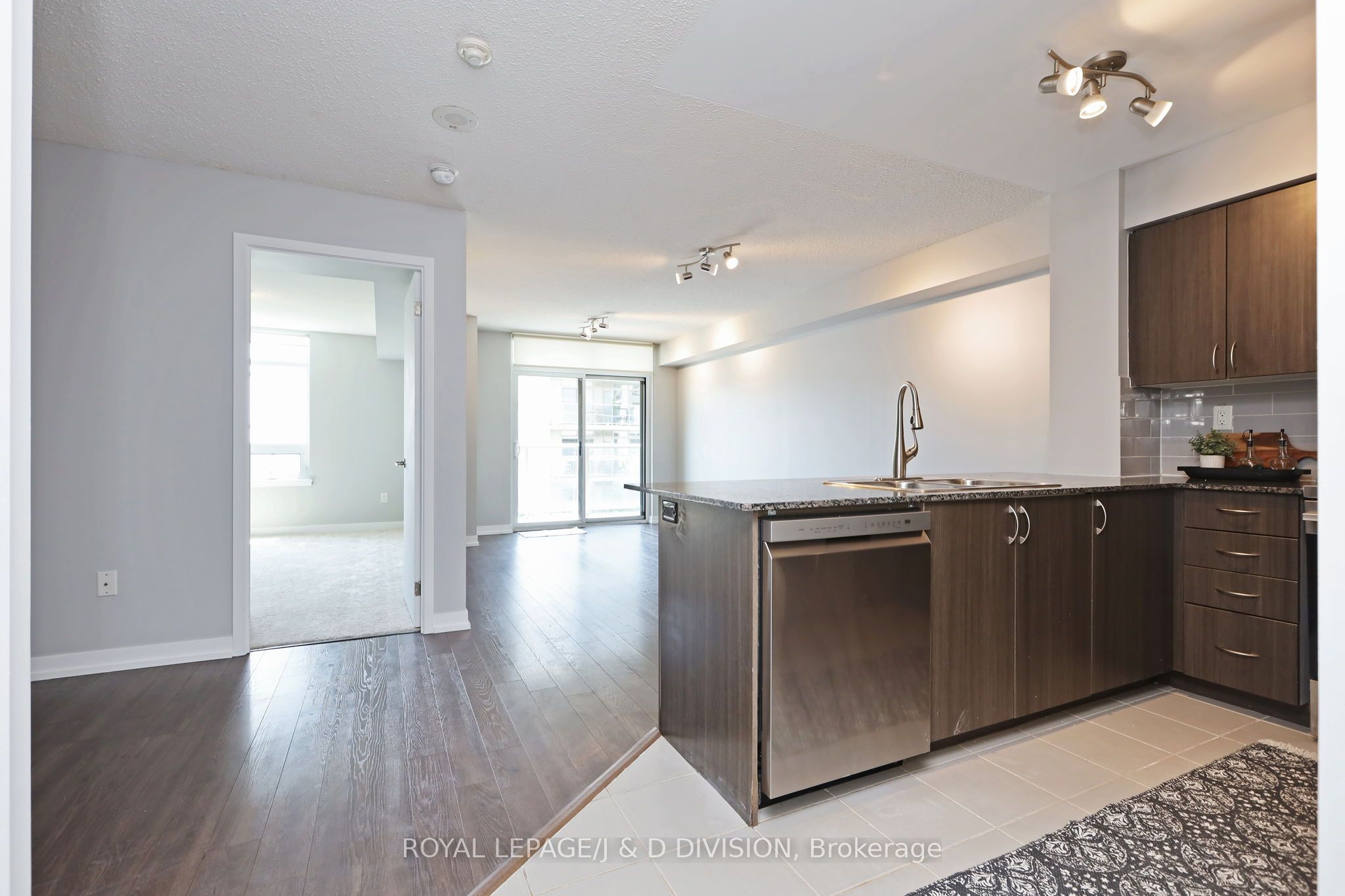 816 Lansdowne Avenue 511, Toronto, ON M6H 4K6 photo 4