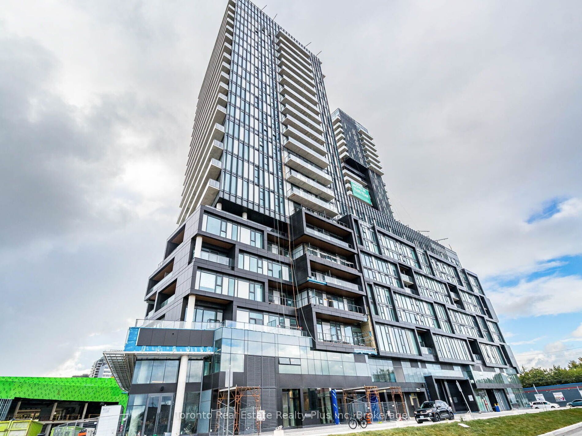 10 Graphophone Grove 2411, Toronto, ON M6H 0E5 photo 4