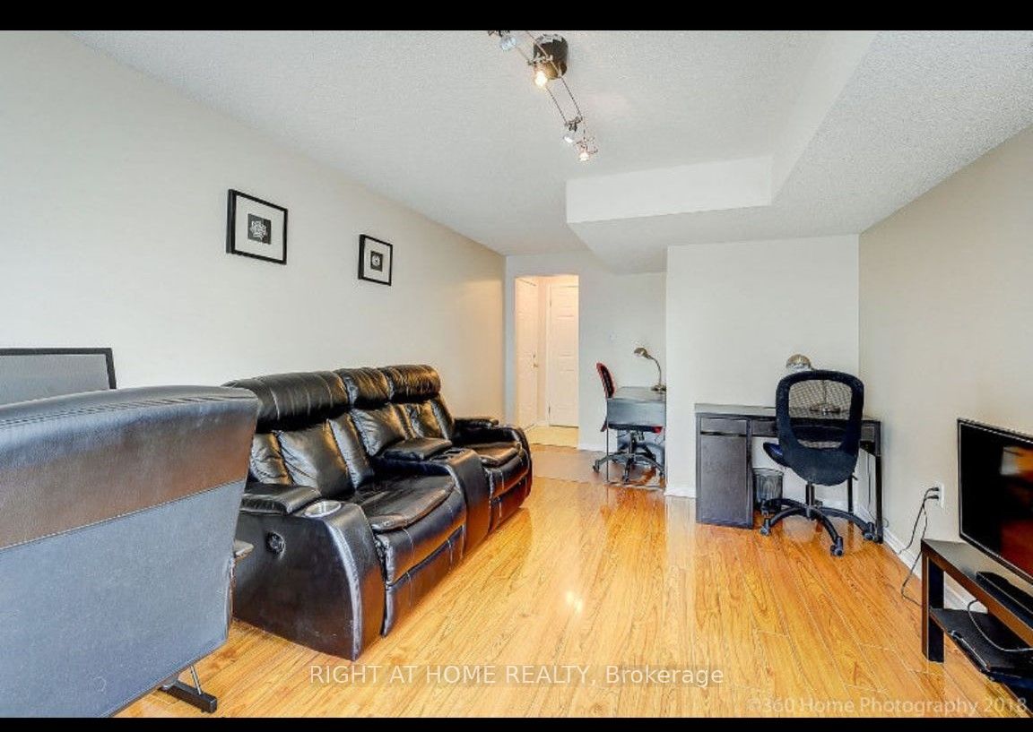 7155 Magistrate Terrace 44, Mississauga, ON L5W 1Y8 photo 3