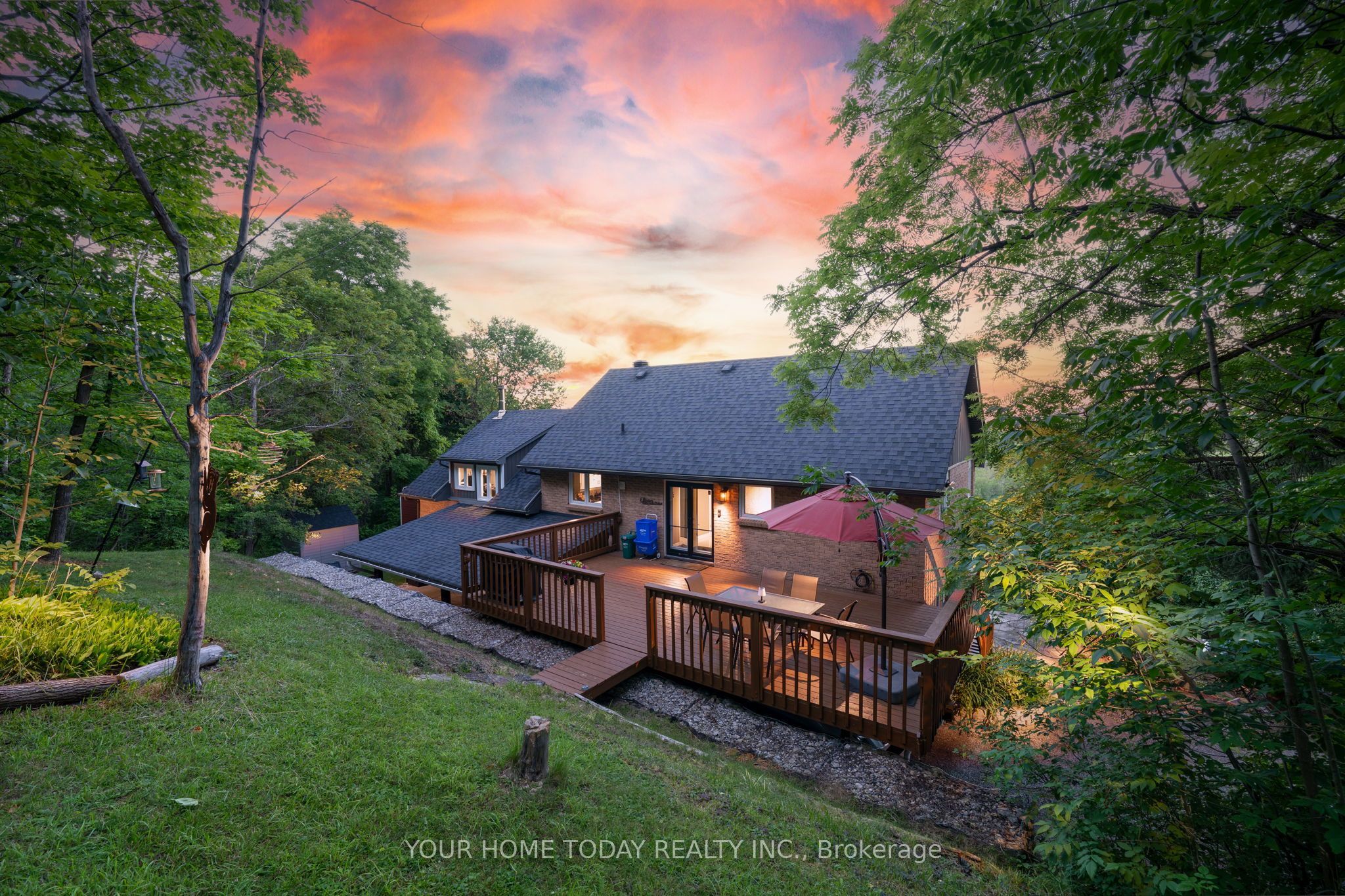 15585 Clayhill Road, Halton Hills, ON L7G 4S8