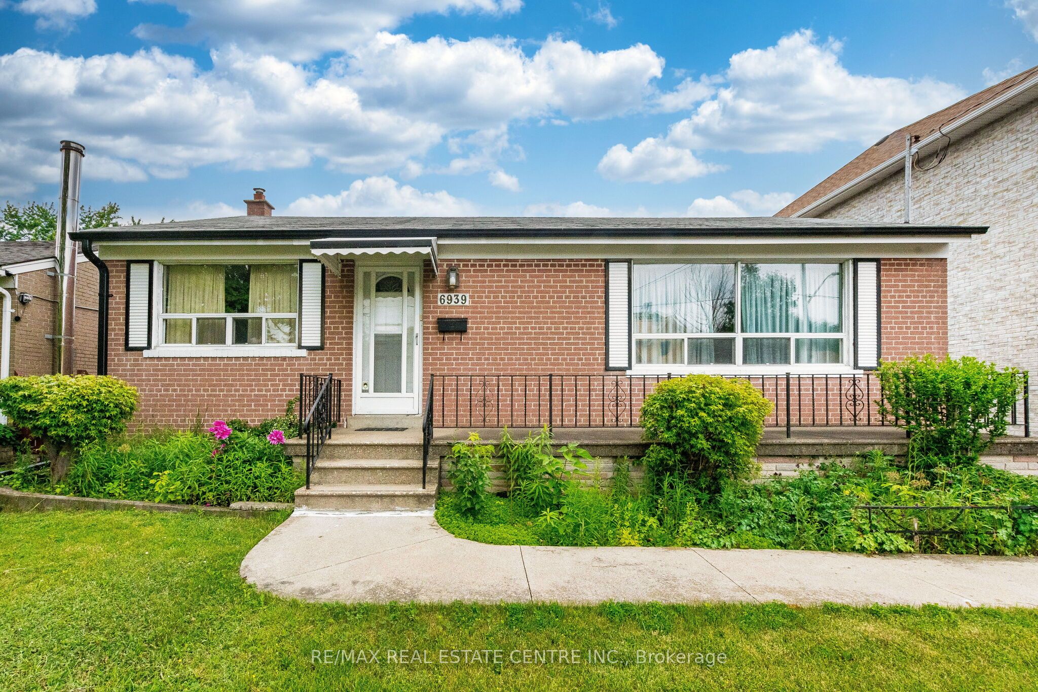 6939 Justine Drive, Mississauga, ON L4T 1M4 photo 4