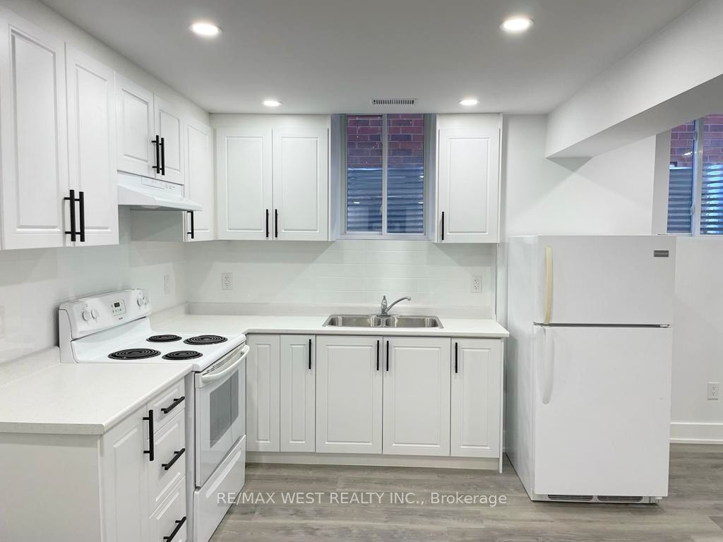 26 Smoothwater Street Basement, Brampton, ON L6R 2G2 photo 3