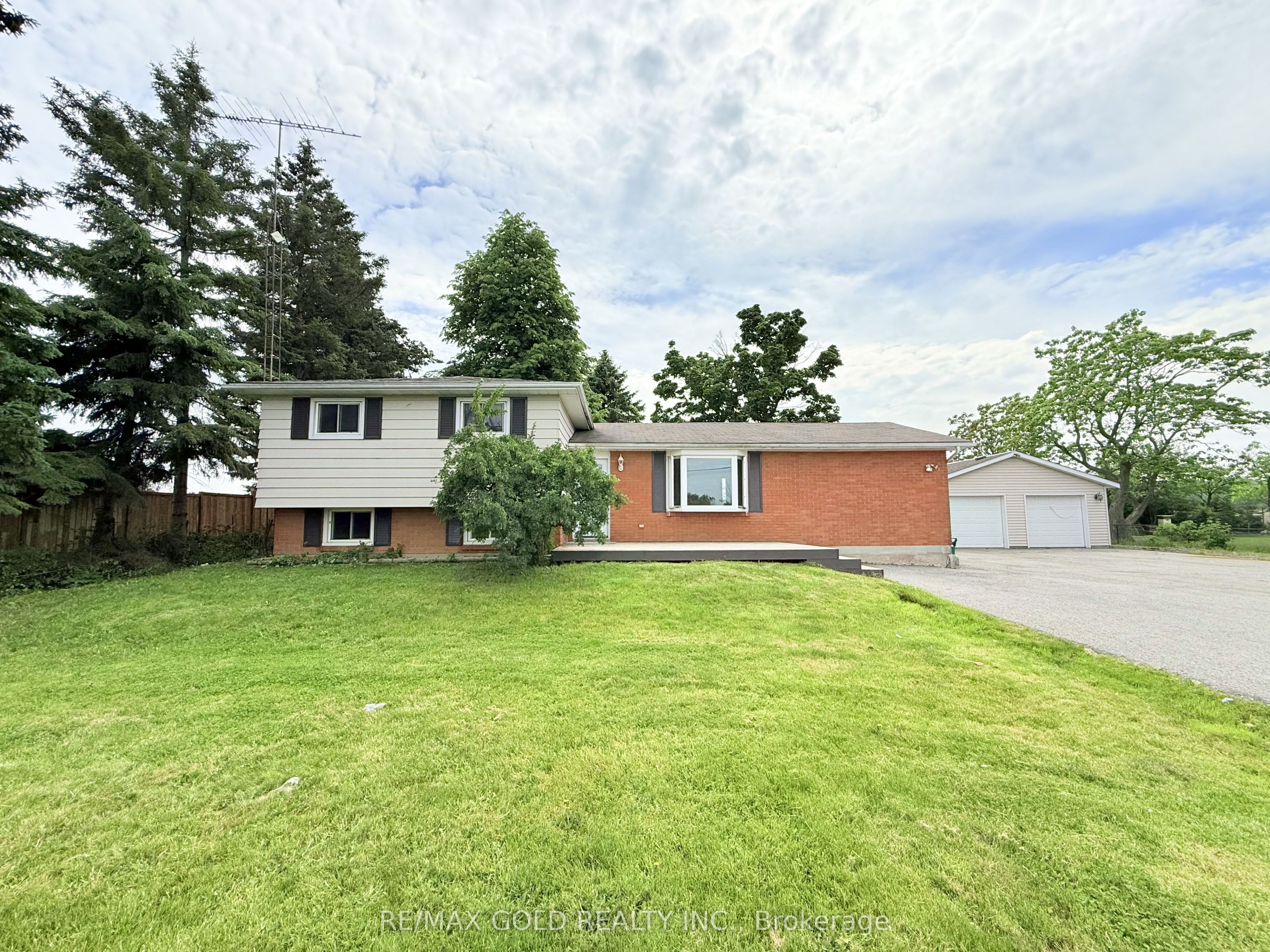 9456 Eighth Line, Halton Hills, ON L7G 4S5 photo 2