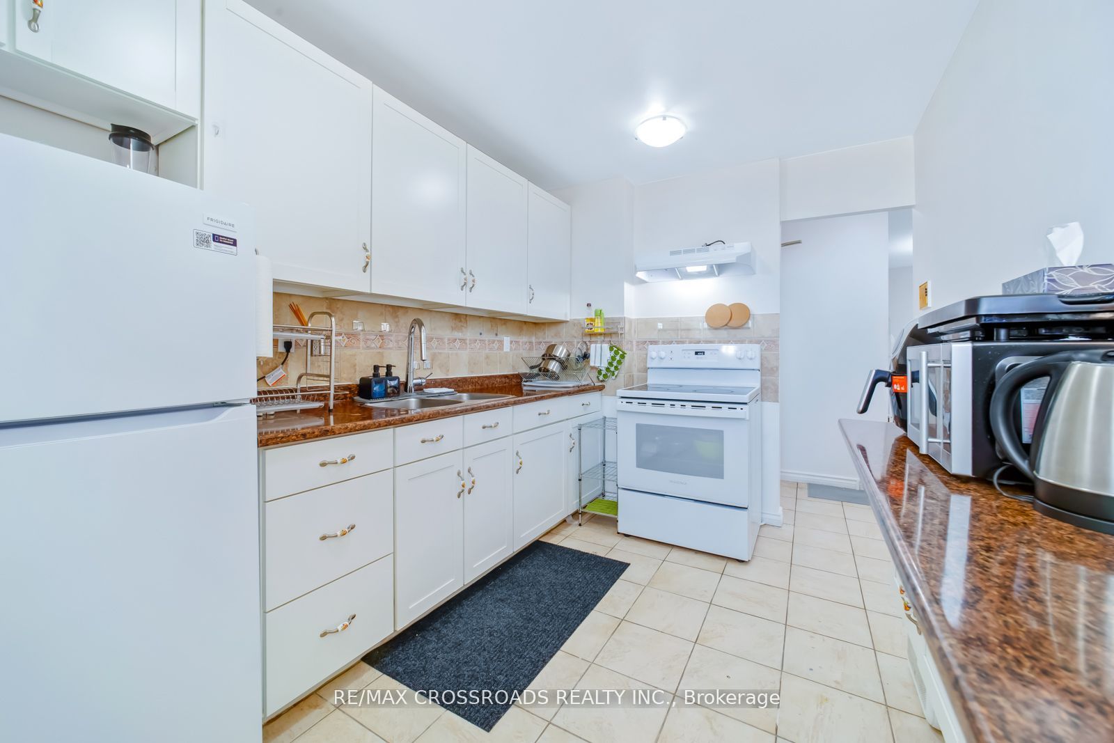 340 Dixon Road 1208, Toronto, ON M9R 1T1 photo 4