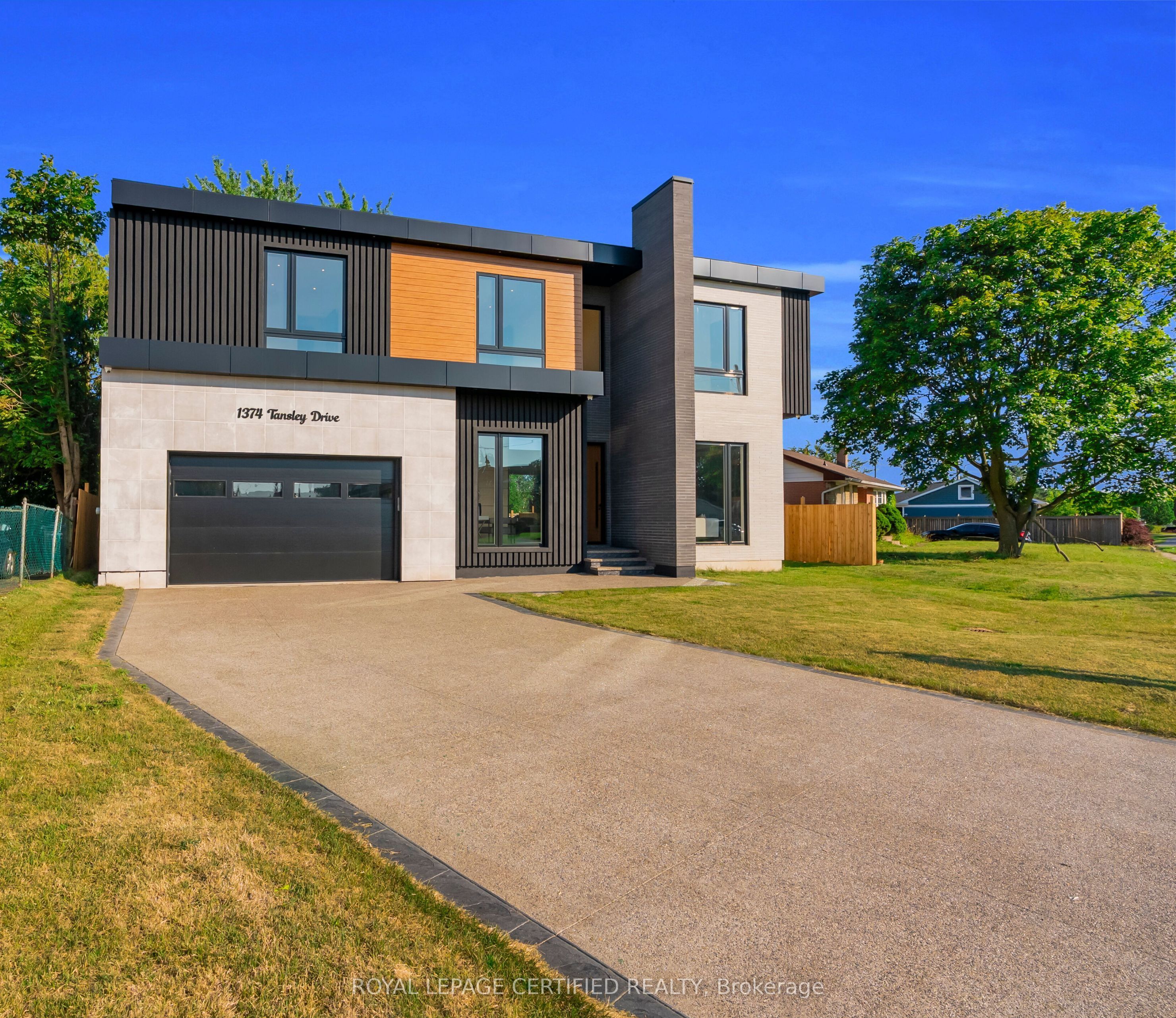 1374 Tansley Drive, Oakville, ON L6L 2N4 photo 2