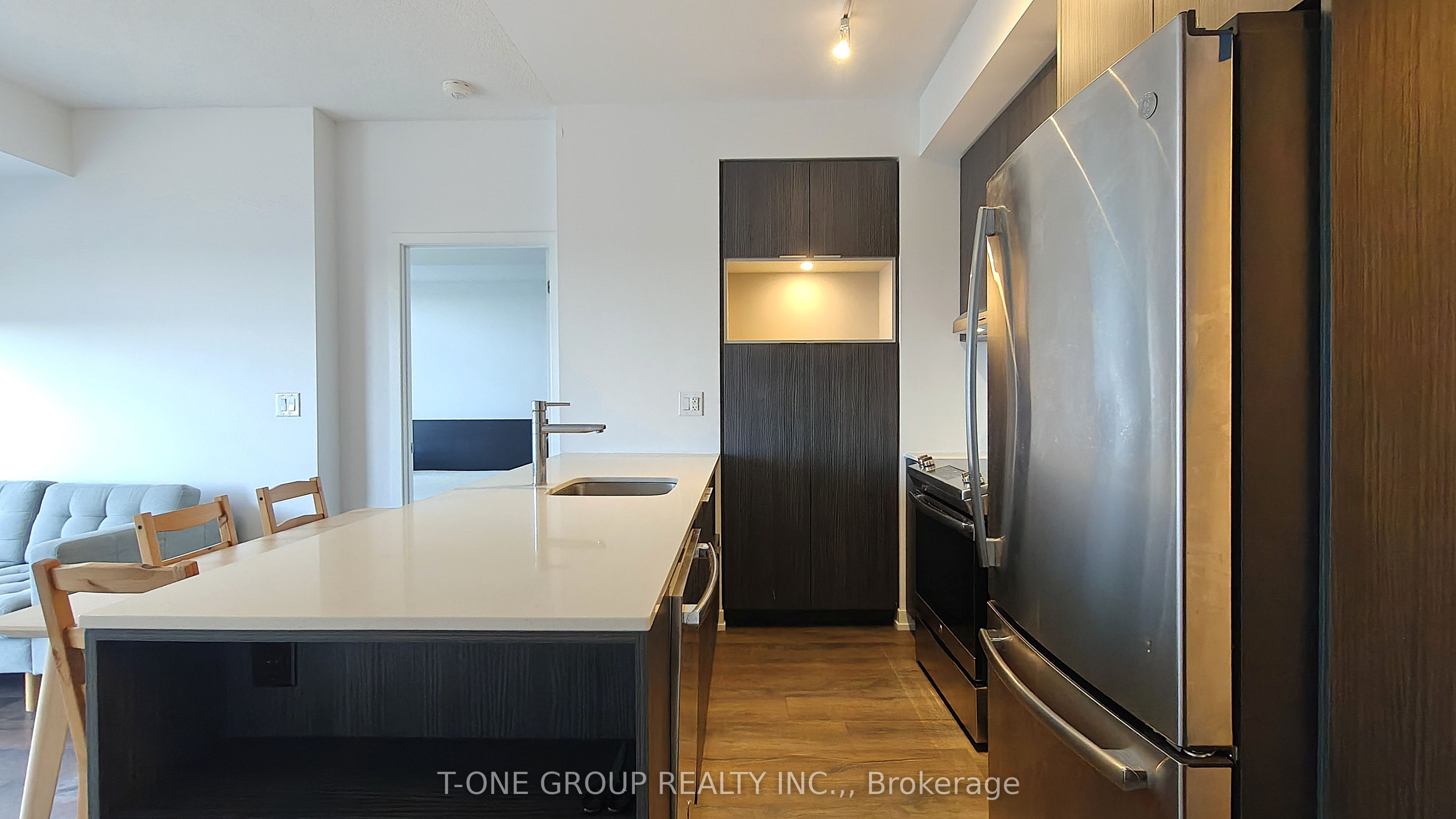 2520 Eglinton Avenue 722, Mississauga, ON L5M 0Y4 photo 3