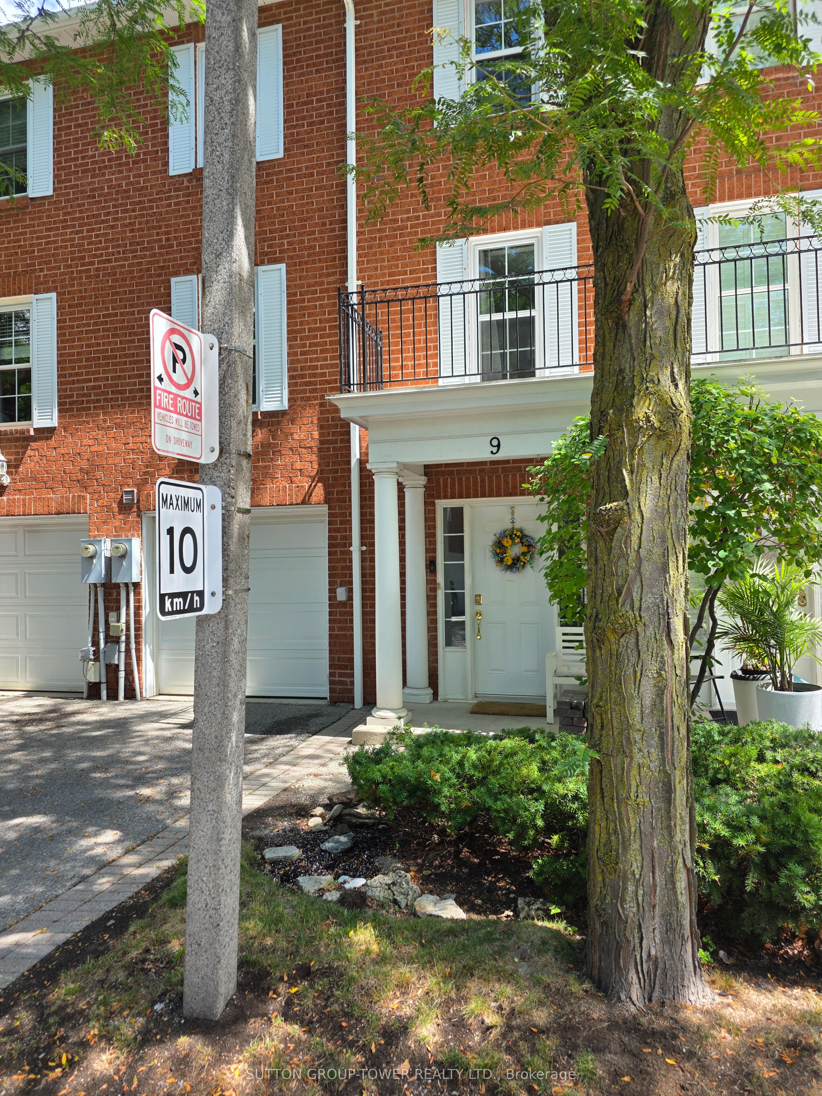 9 Stornwood Court 9, Brampton, ON L6W 4H5 photo 2