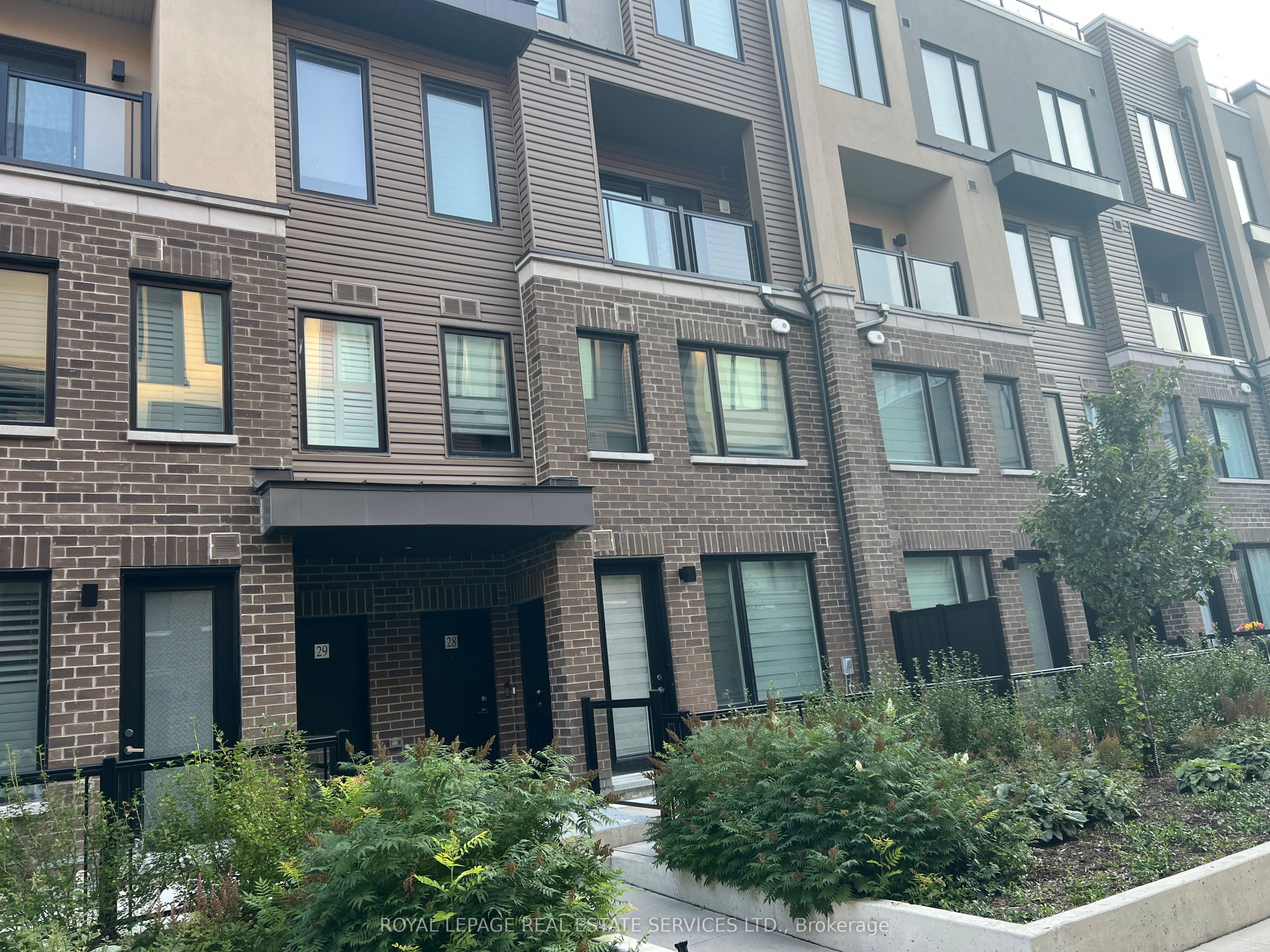 3550 Colonial Drive unit 27, Mississauga, ON L5L 0C1 photo 2