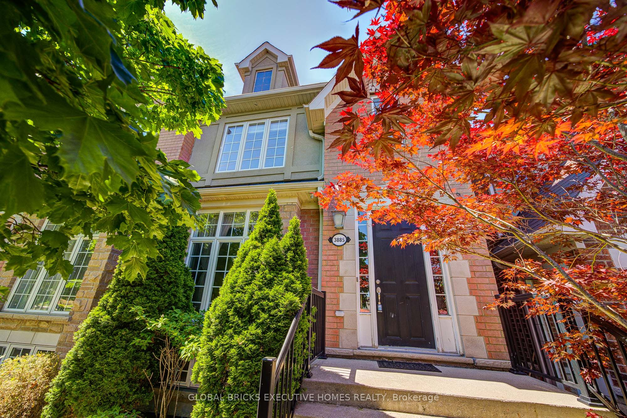 3885 Eglinton Avenue, Mississauga, ON L5M 7Z7