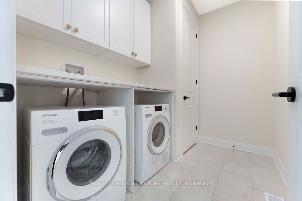1191 Onyx Trail, Oakville, ON L6H 8A6 photo 3