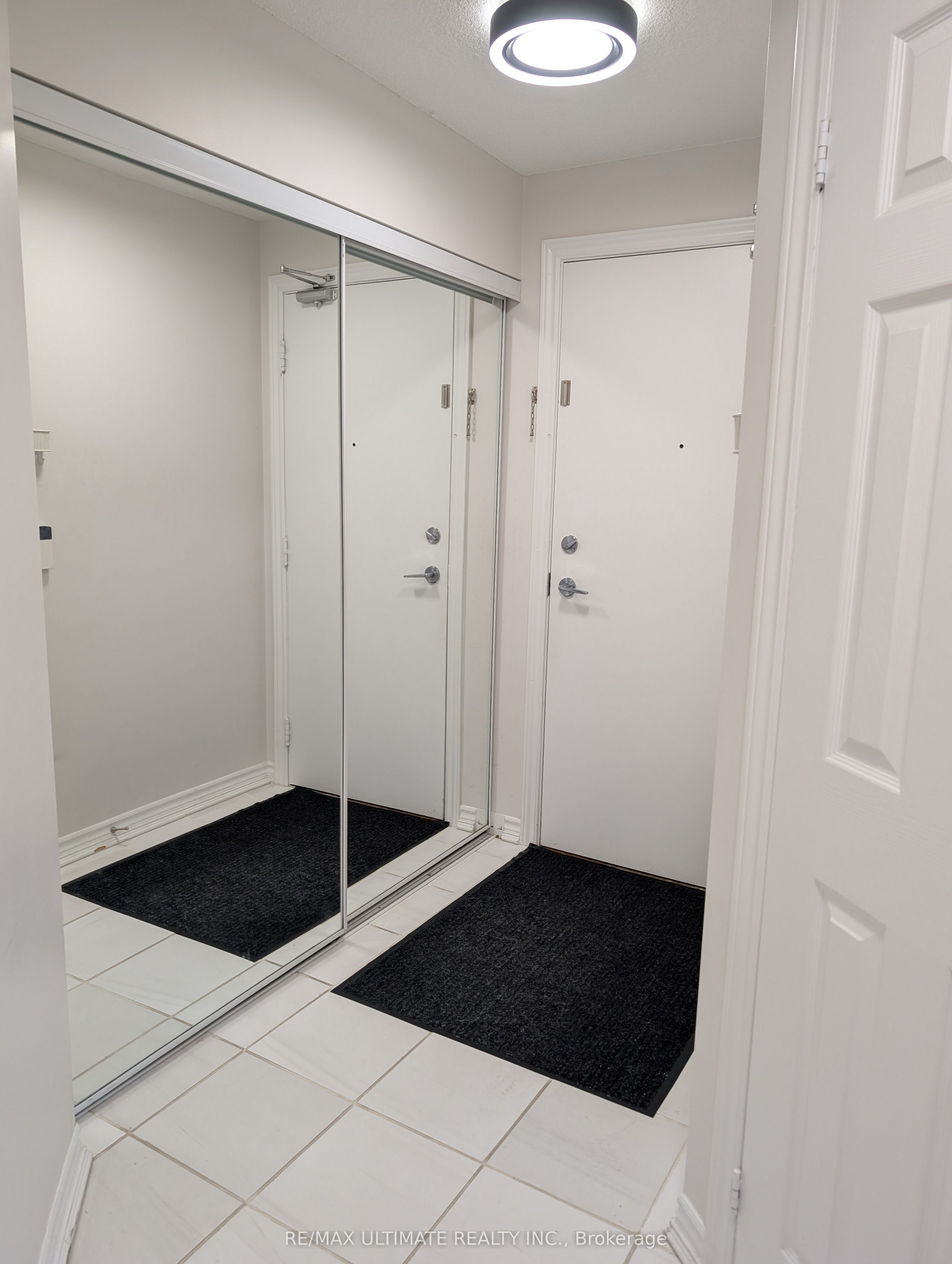2379 Central Park Drive 709, Oakville, ON L6H 0E3 photo 5