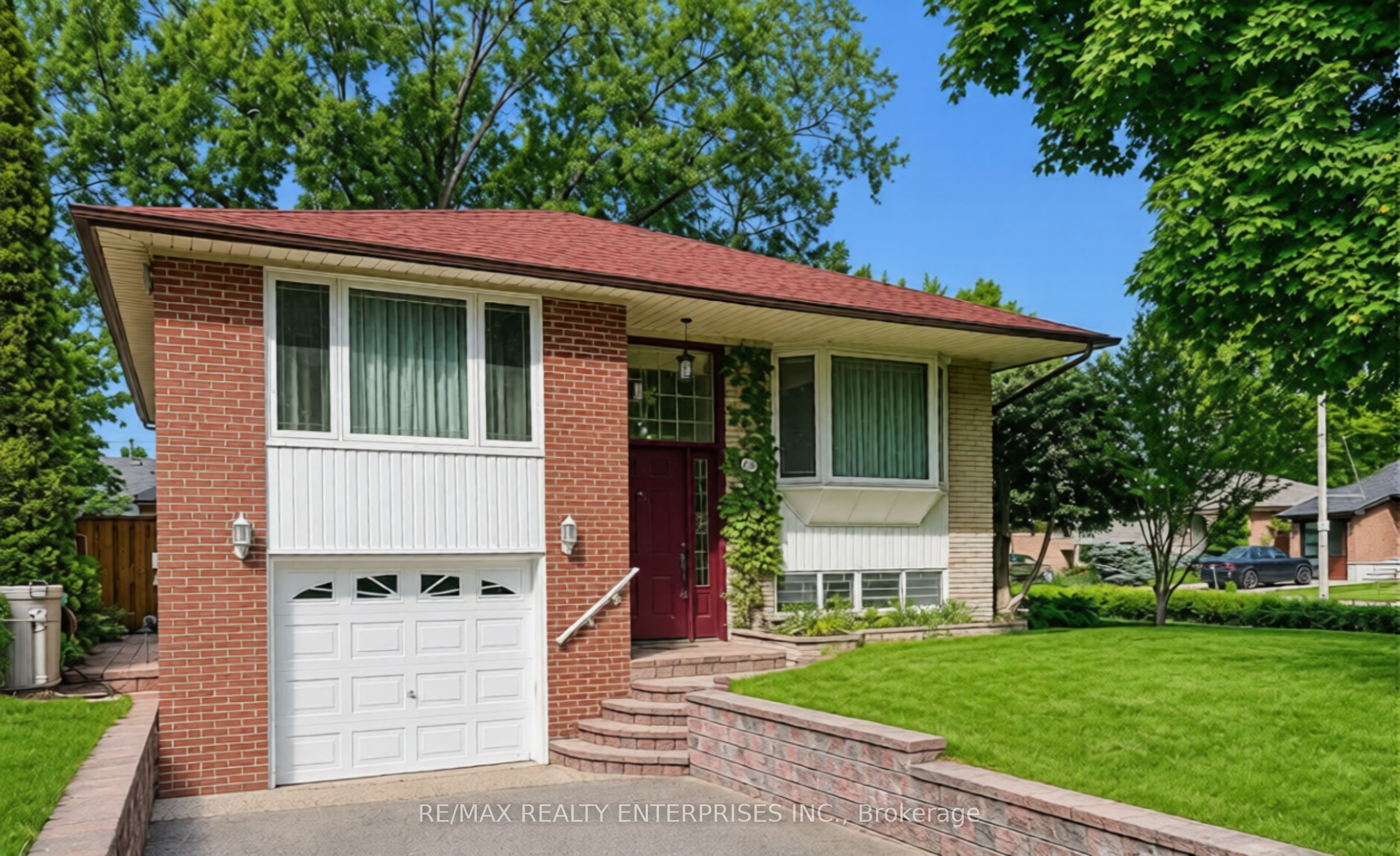 1571 Muir Road, Mississauga, ON L5E 2J3 photo 2