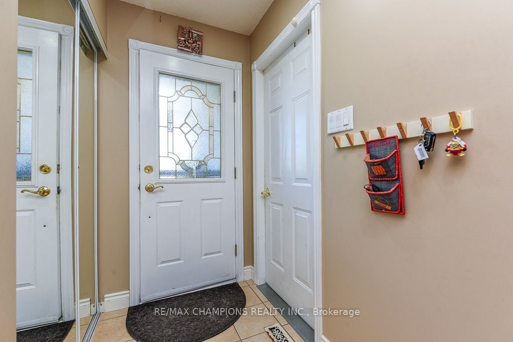 163 Simmons Boulevard, Brampton, ON L6V 3Y2 photo 5