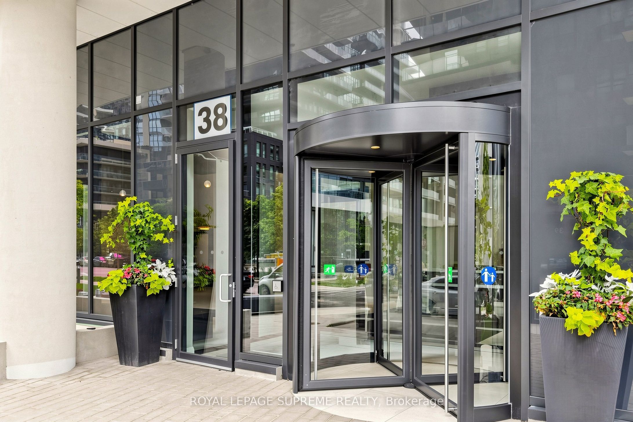 38 Annie Craig Drive 2708, Toronto, ON M8V 0A8 photo 3