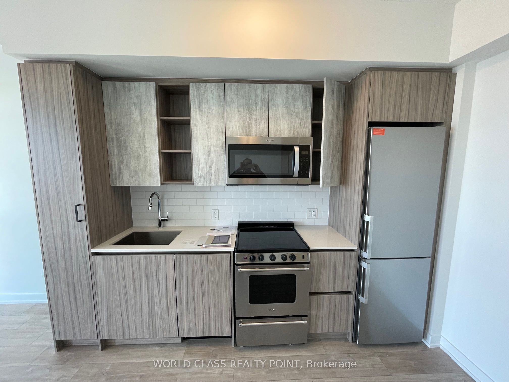 251 Manitoba Street 1609, Toronto, ON M8Y 0C7 photo 3