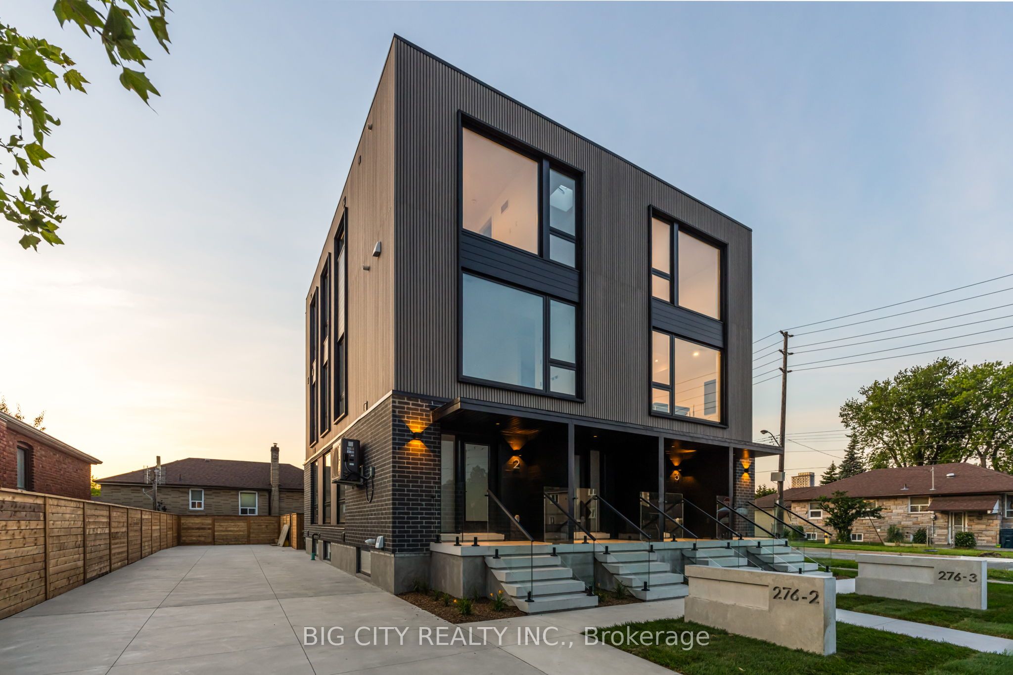 276 Lanor Avenue 3, Toronto, ON M8W 2P9 photo 3