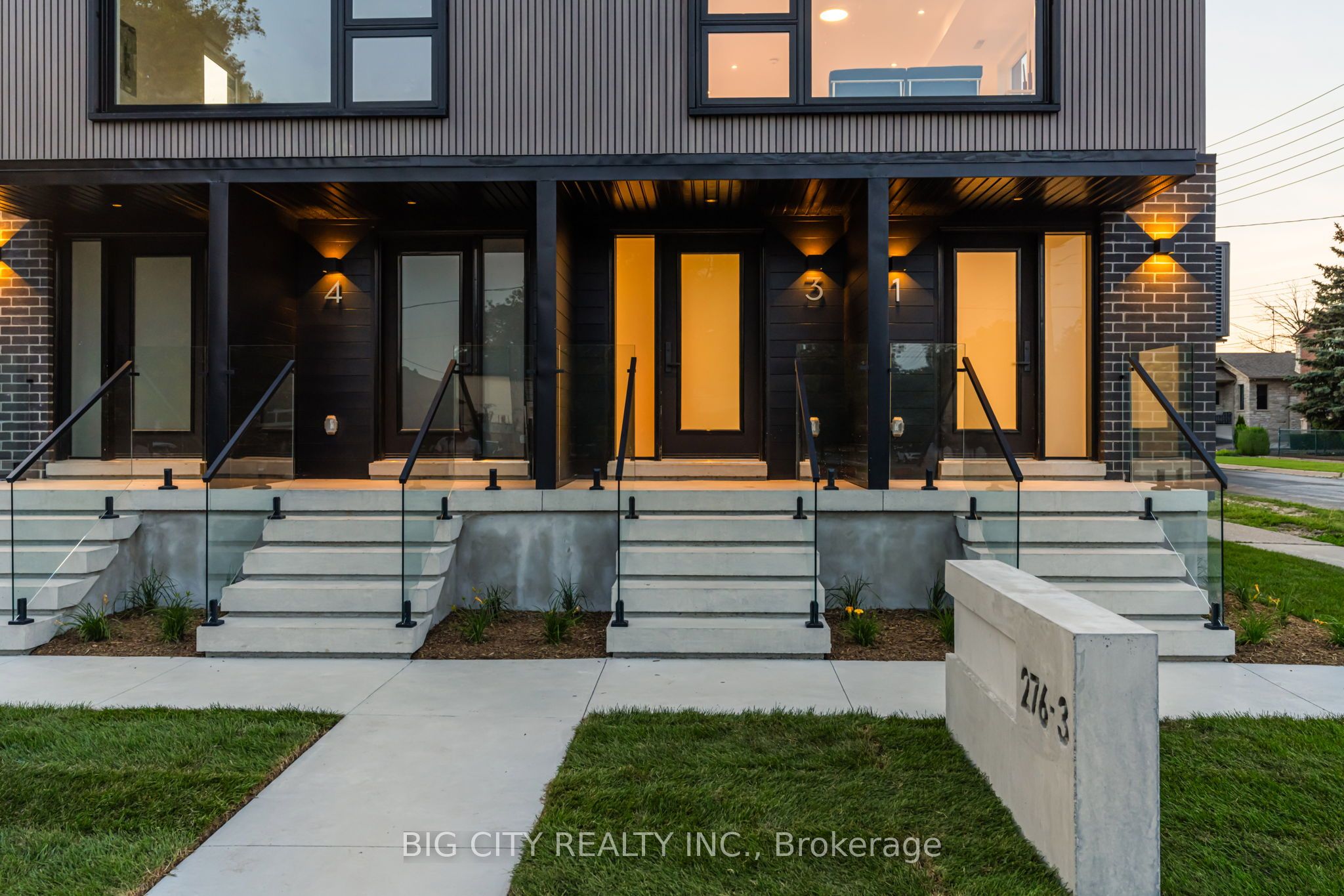 276 Lanor Avenue 3, Toronto, ON M8W 2P9 photo 4