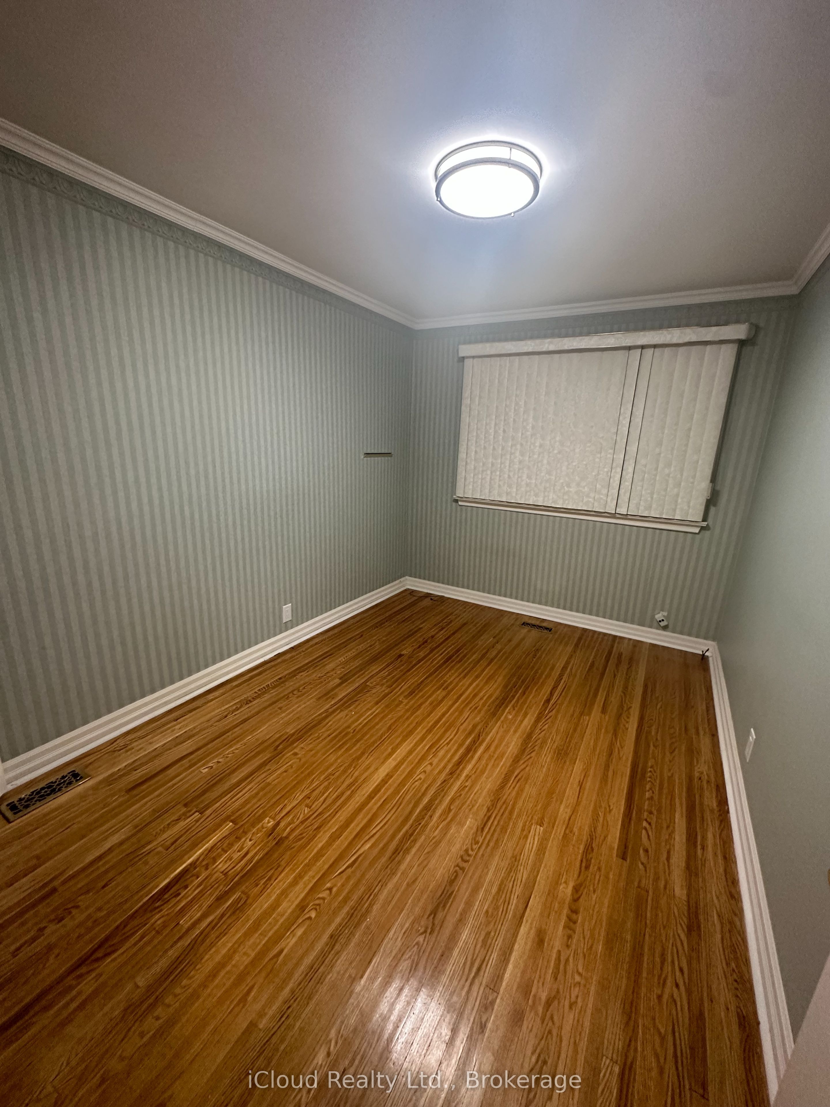 17 Sora Drive Main, Mississauga, ON L5M 1B3 photo 4