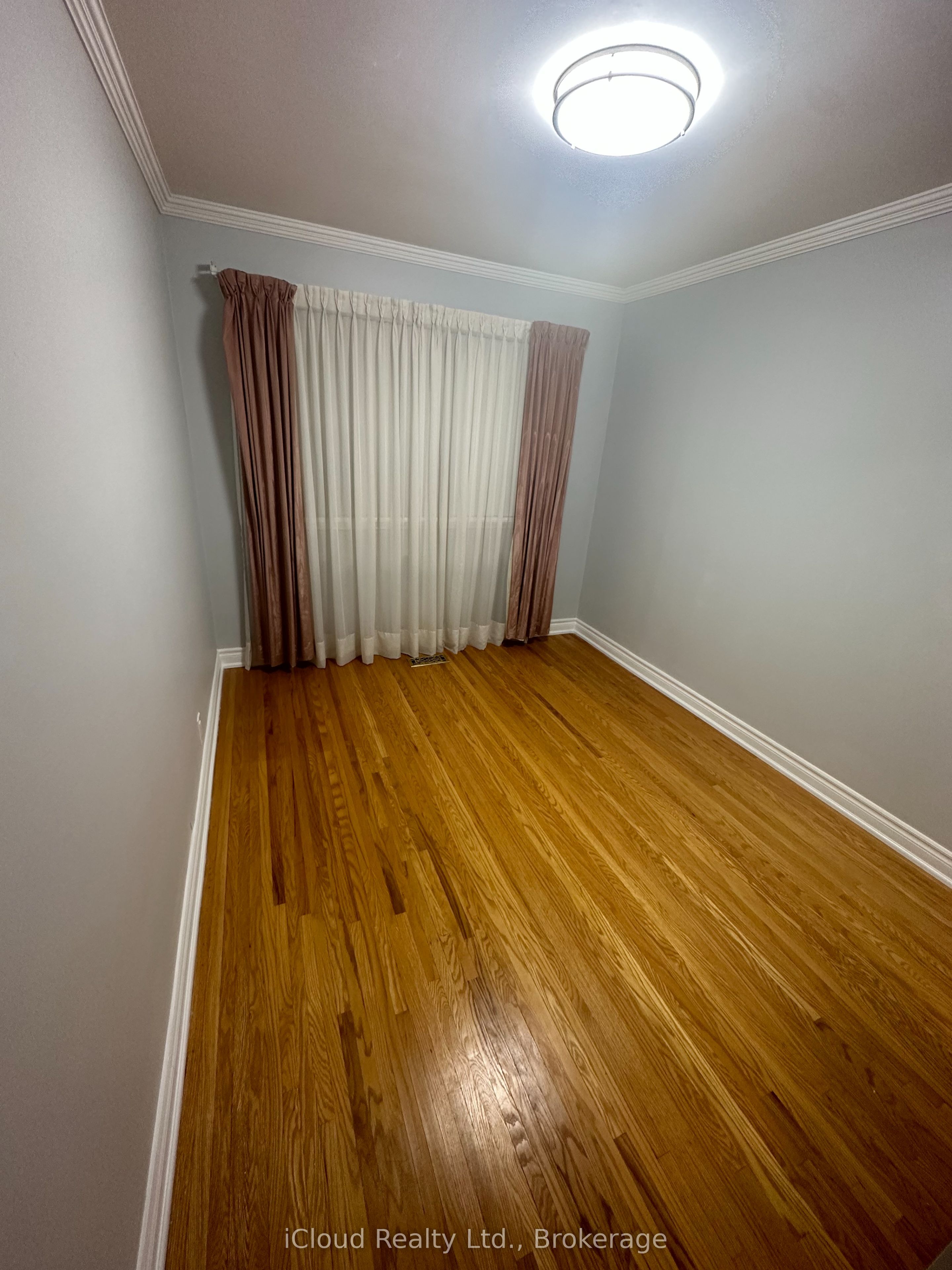 17 Sora Drive Main, Mississauga, ON L5M 1B3 photo 5
