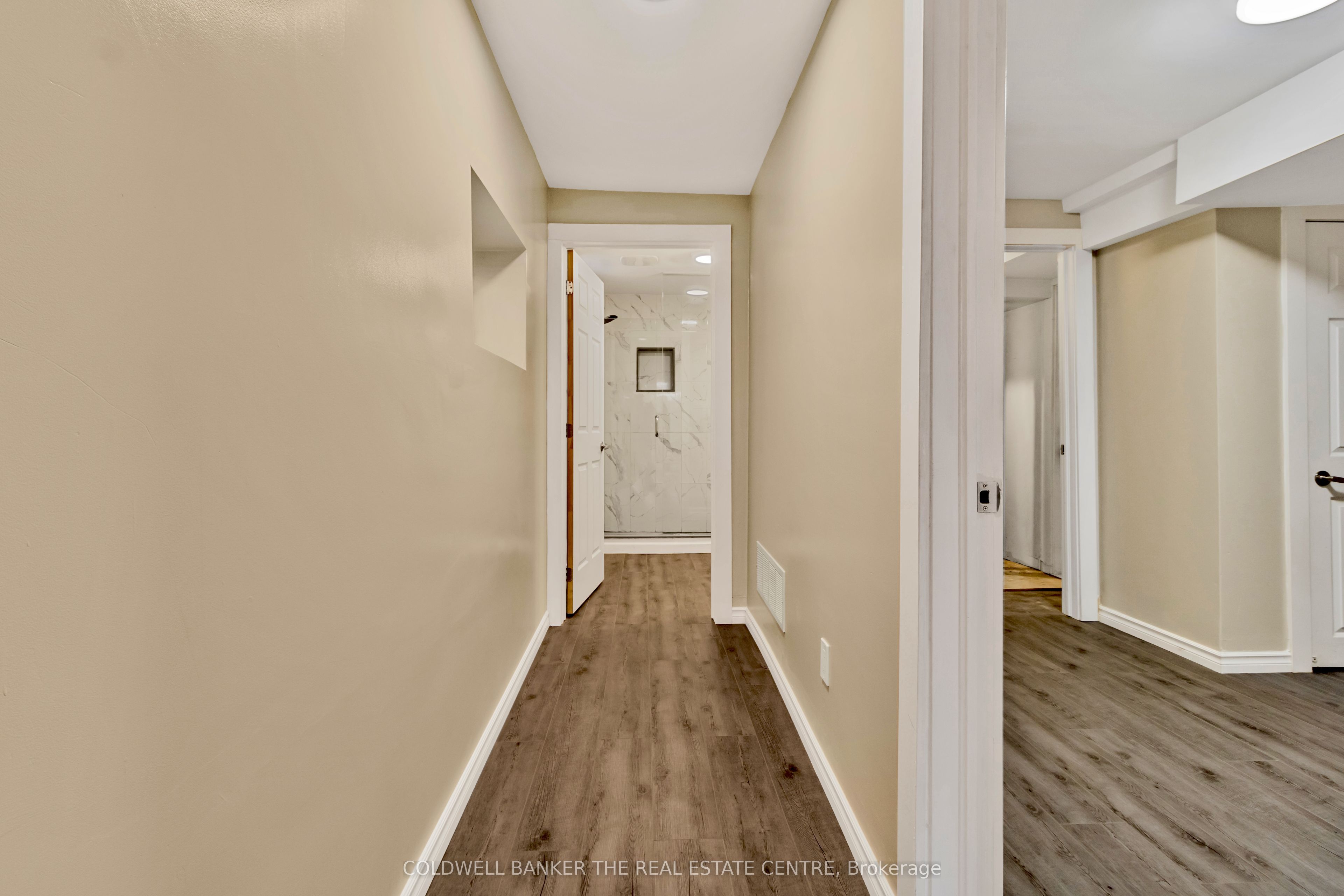 5 Rutherford Avenue, Toronto, ON M6M 2C5 photo 5