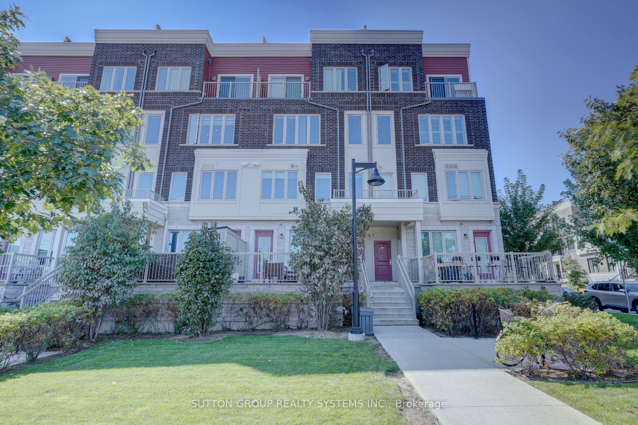 100 Long Branch Avenue 33, Toronto, ON M8W 1N6 photo 2