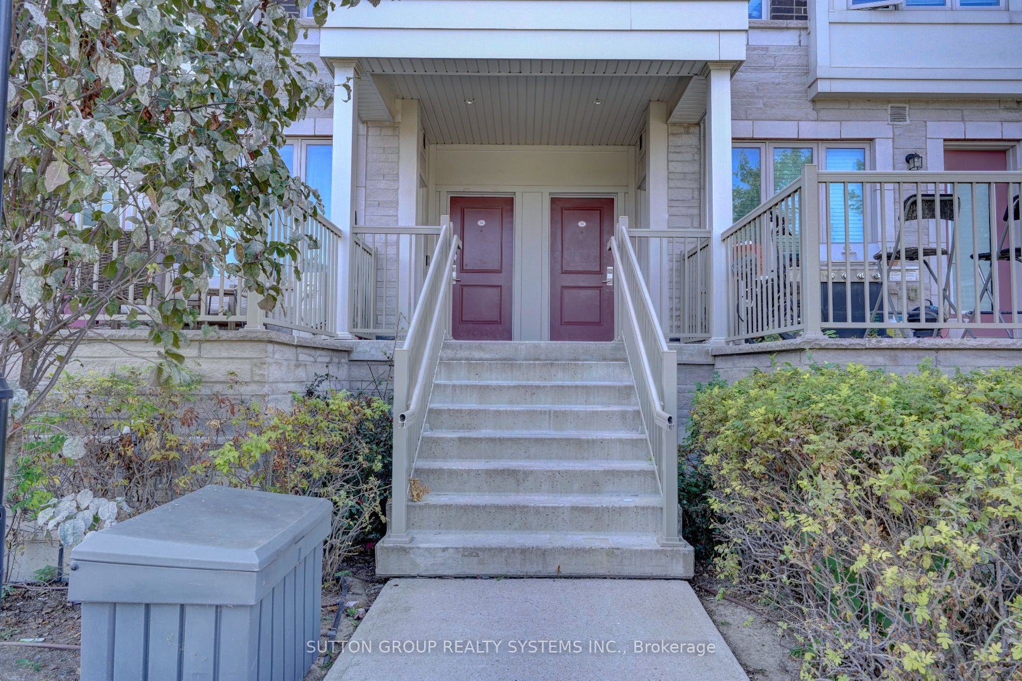 100 Long Branch Avenue 33, Toronto, ON M8W 1N6 photo 3