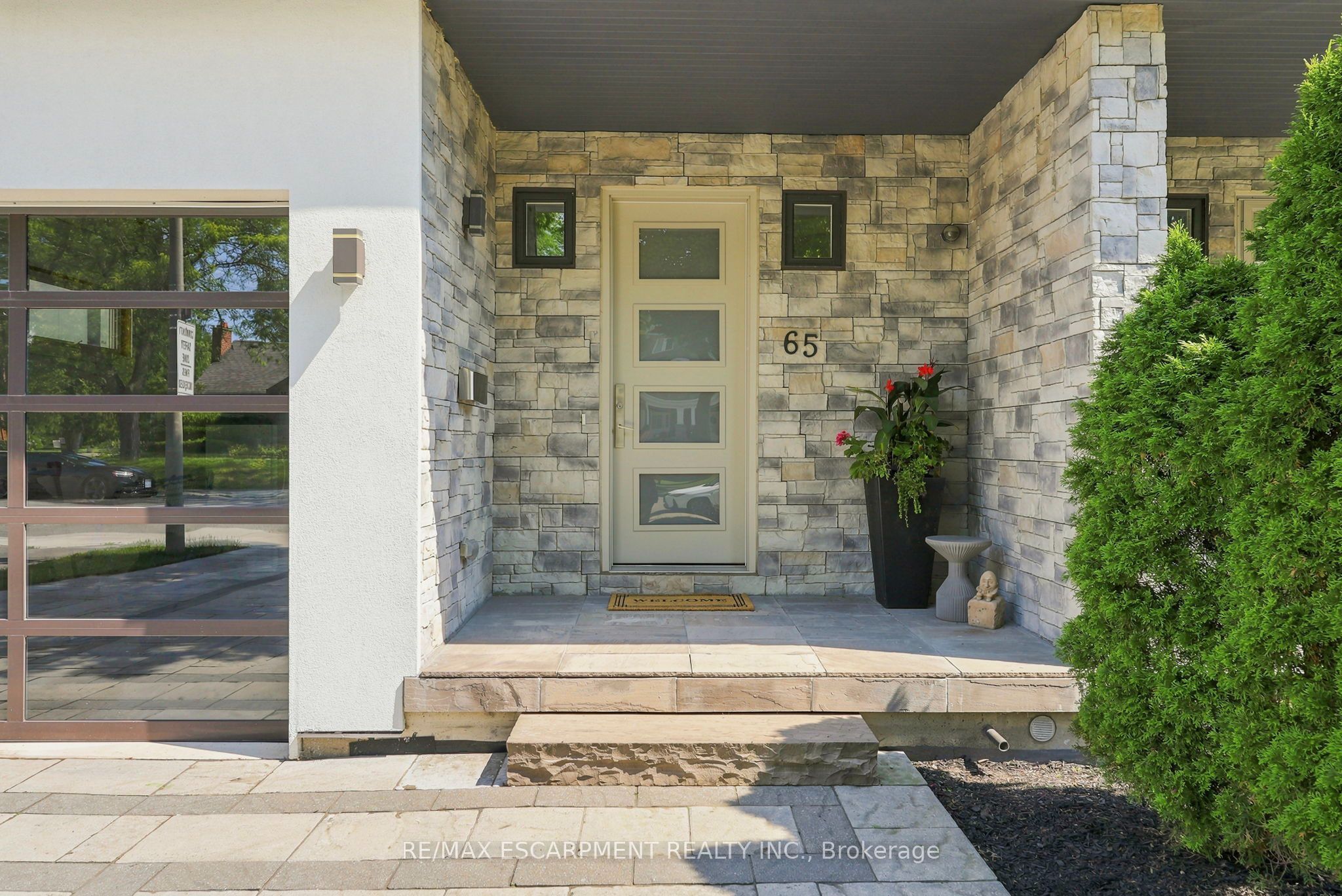 65 Forest Avenue, Mississauga, ON L5G 1L3 photo 3