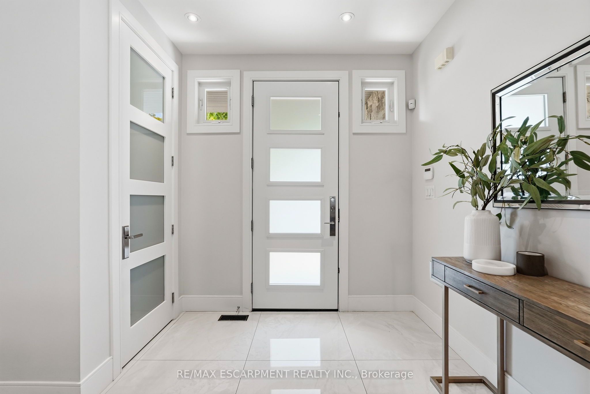 65 Forest Avenue, Mississauga, ON L5G 1L3 photo 4