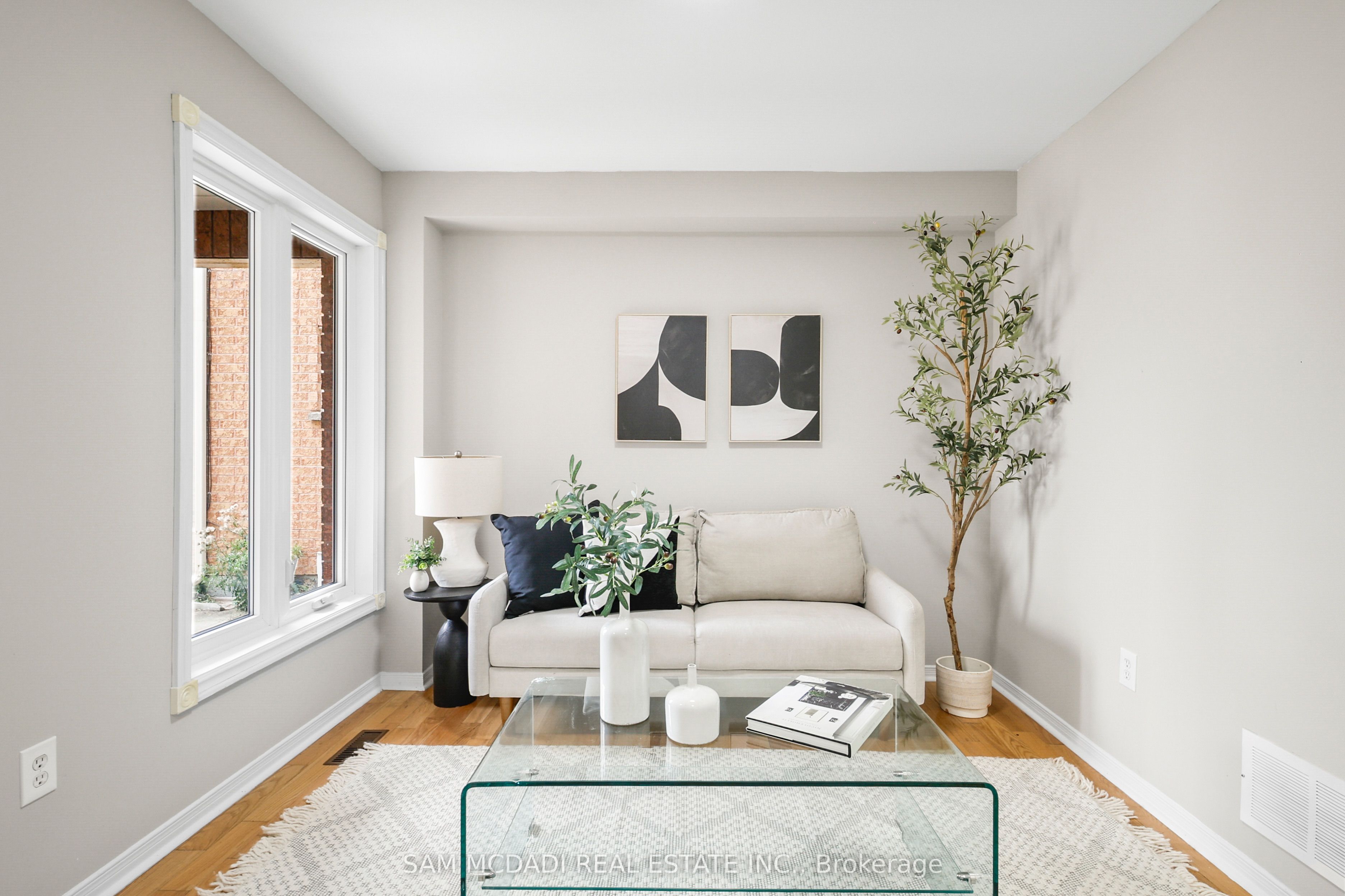 3847 Densbury Drive, Mississauga, ON L5N 6Z3 photo 5