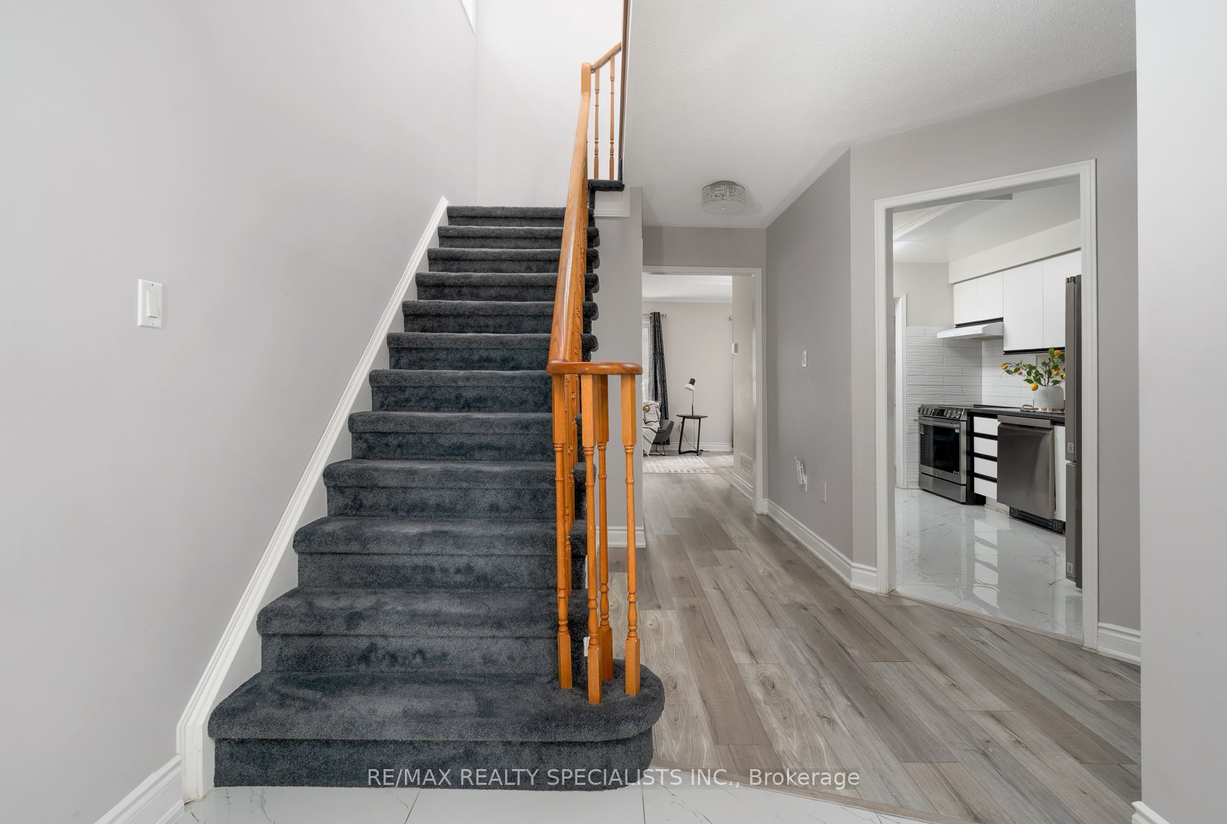 6803 Bansbridge Crescent, Mississauga, ON L5N 6T3 photo 4