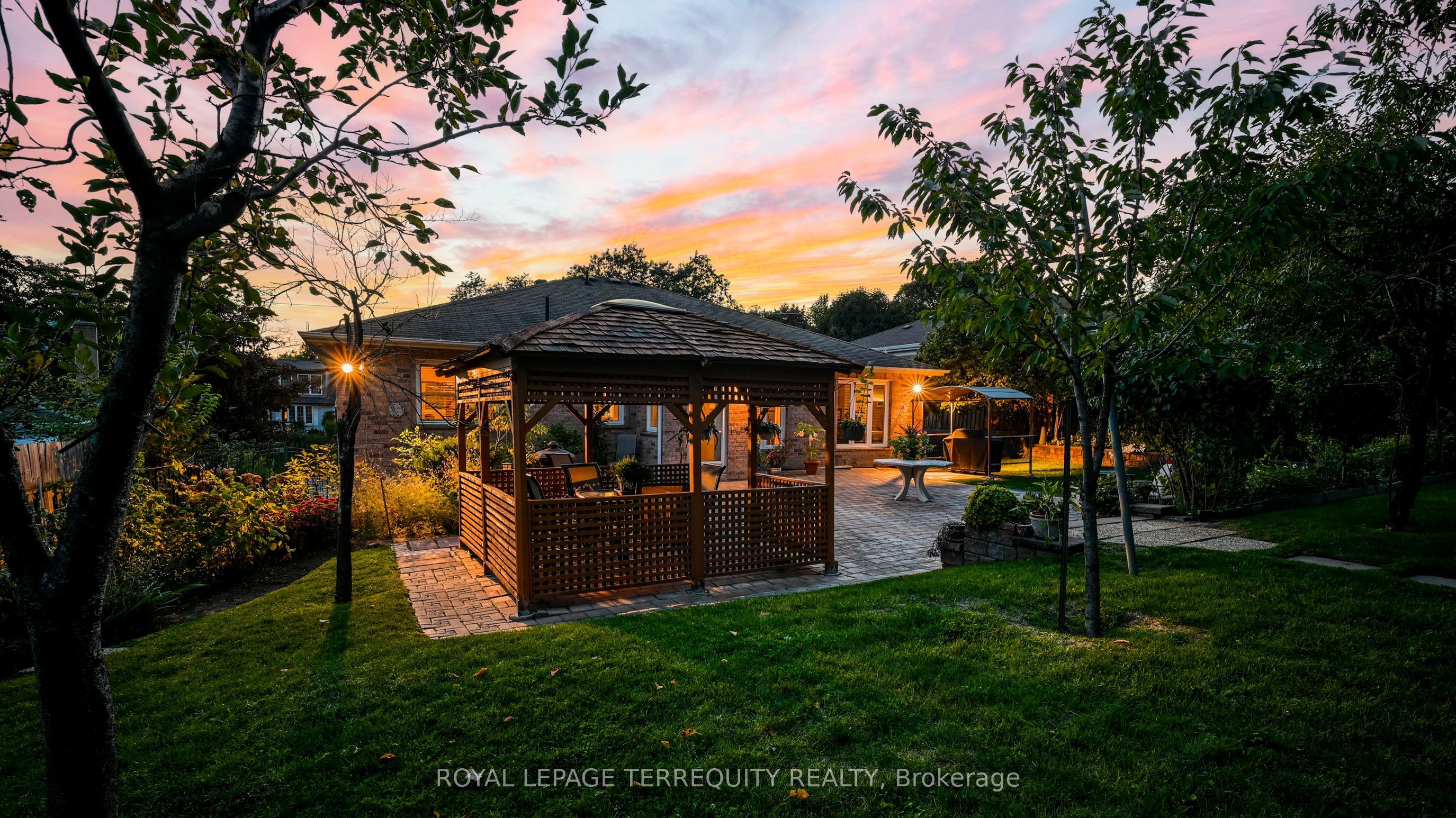 134 Hadrian Drive, Toronto, ON M9W 1V4
