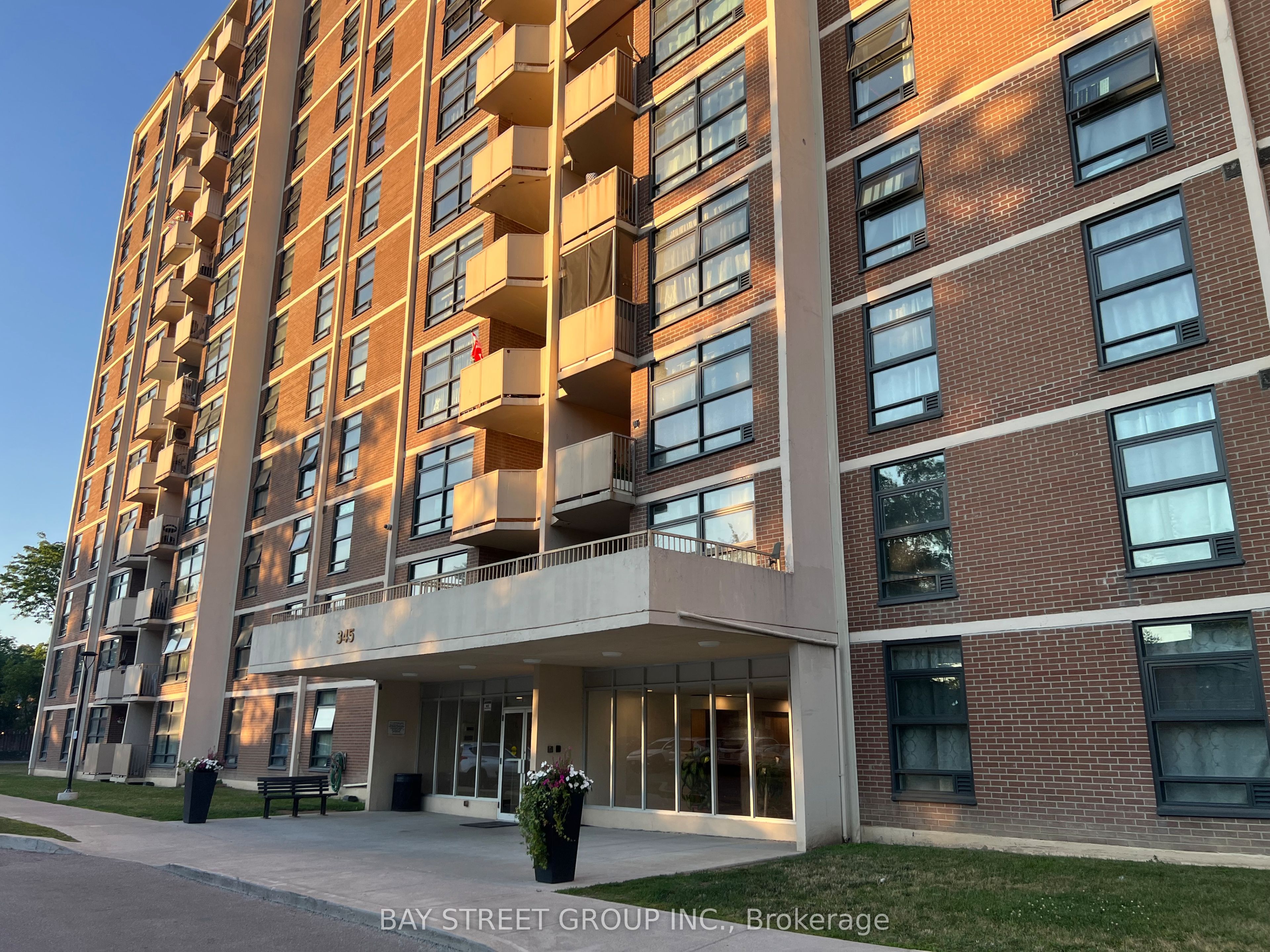 345 Driftwood Avenue 904, Toronto, ON M3N 2P4