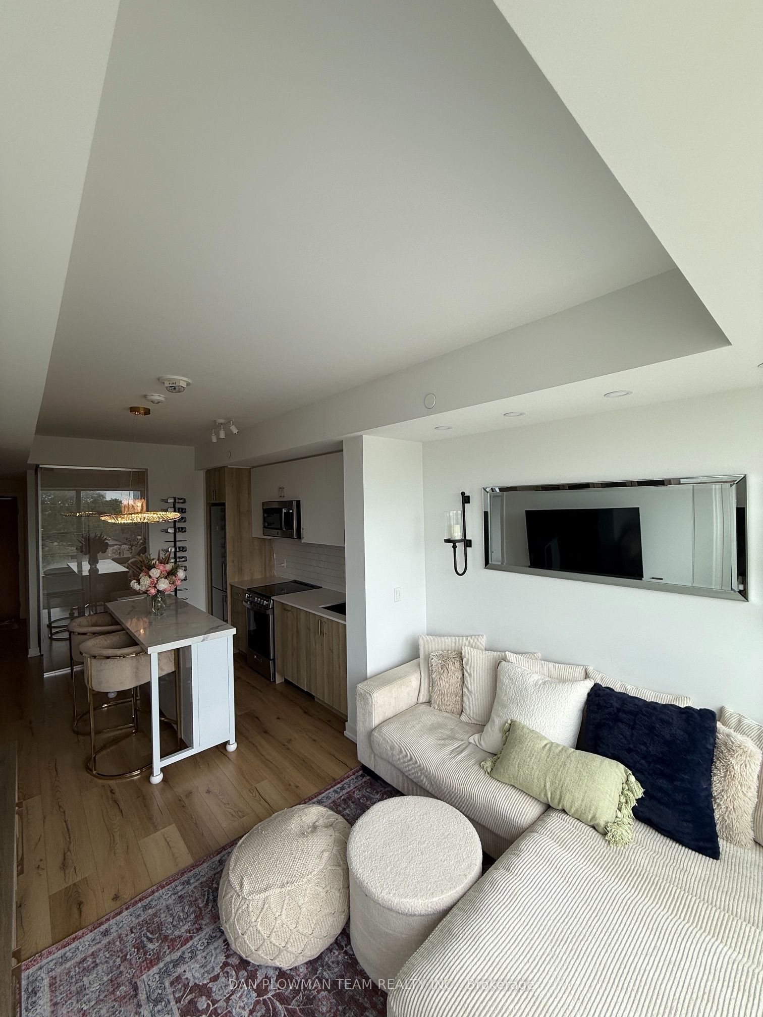 1195 The Queensway 405, Toronto, ON M8Z 0H1 photo 3
