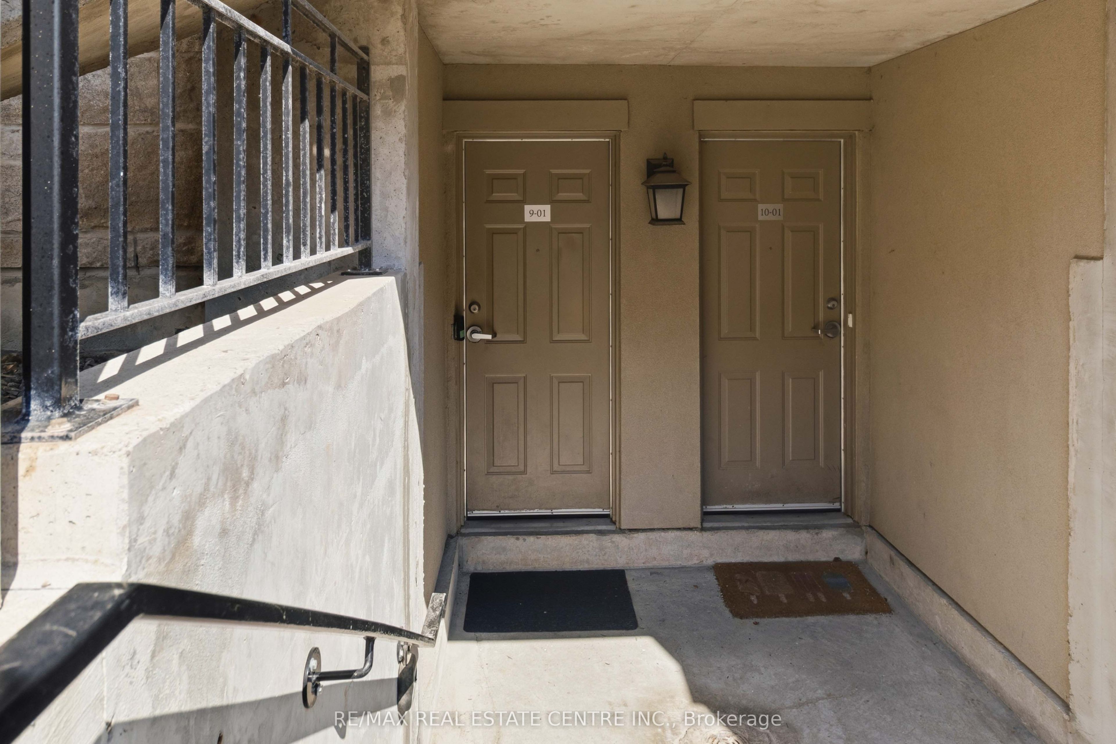 2420 Baronwood Drive 9-01, Oakville, ON L6M 0X6 photo 3