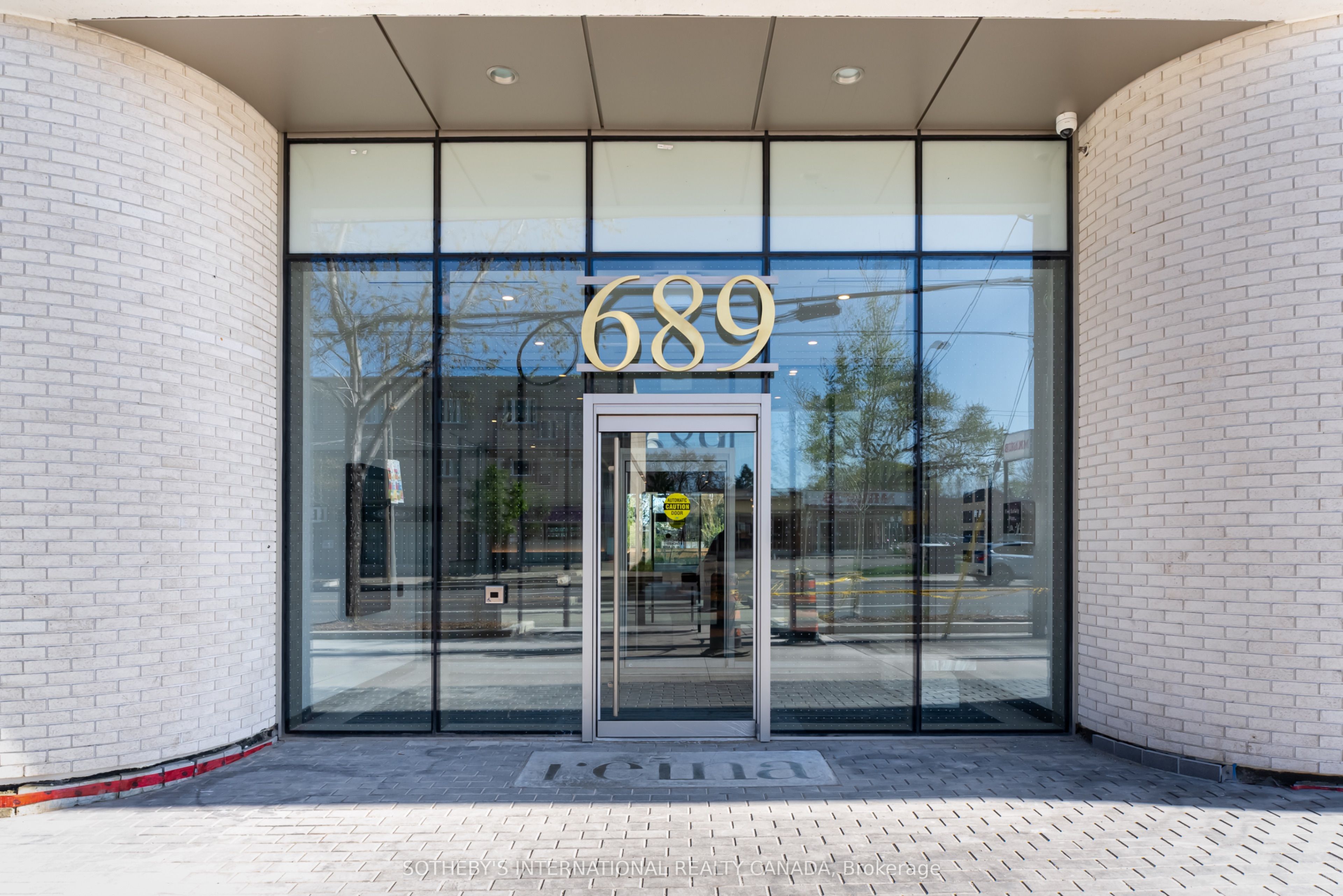 689 THE QUEENSWAY 429, Toronto, ON M8Y 1L1 photo 3