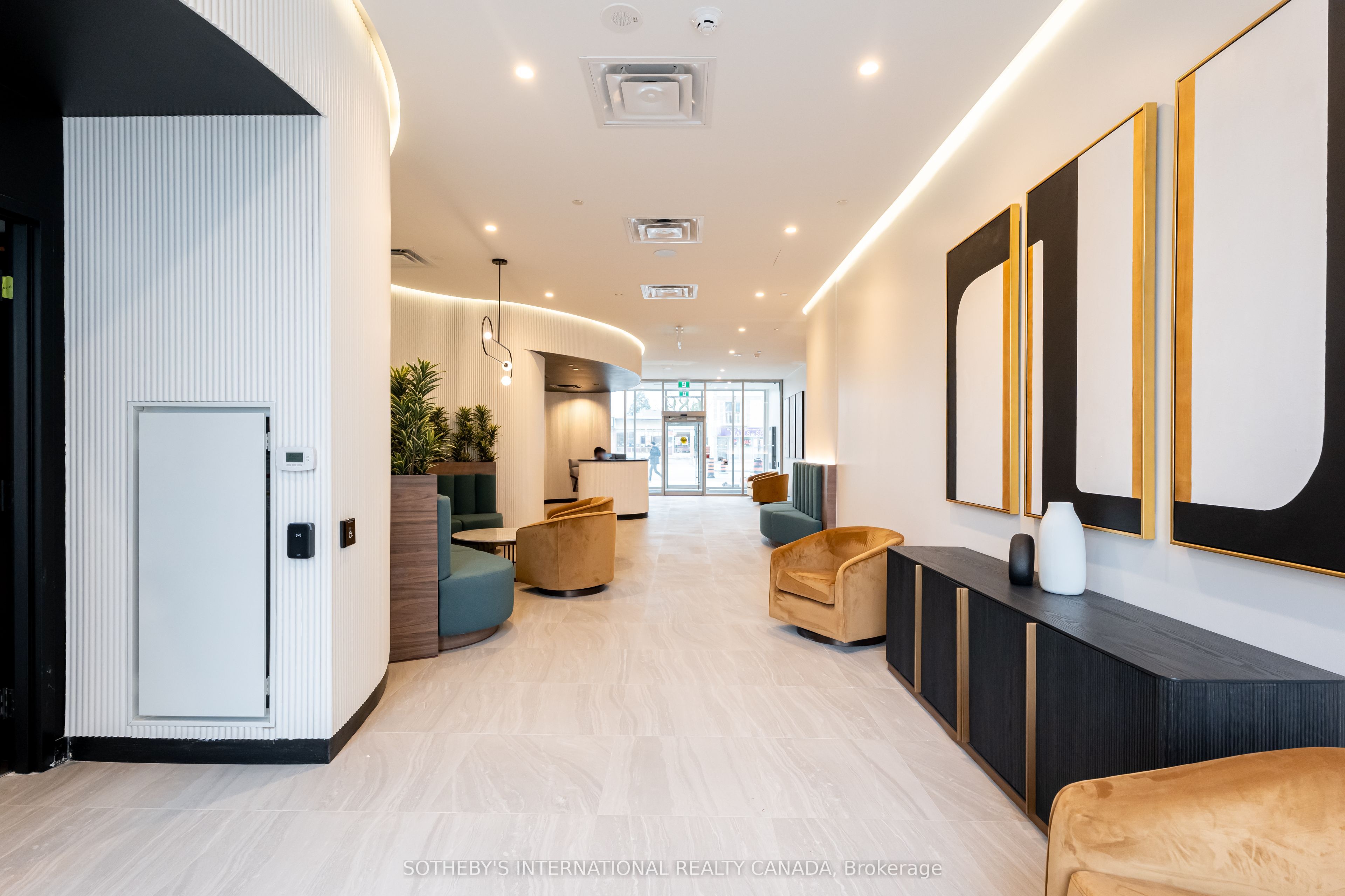 689 THE QUEENSWAY 429, Toronto, ON M8Y 1L1 photo 5
