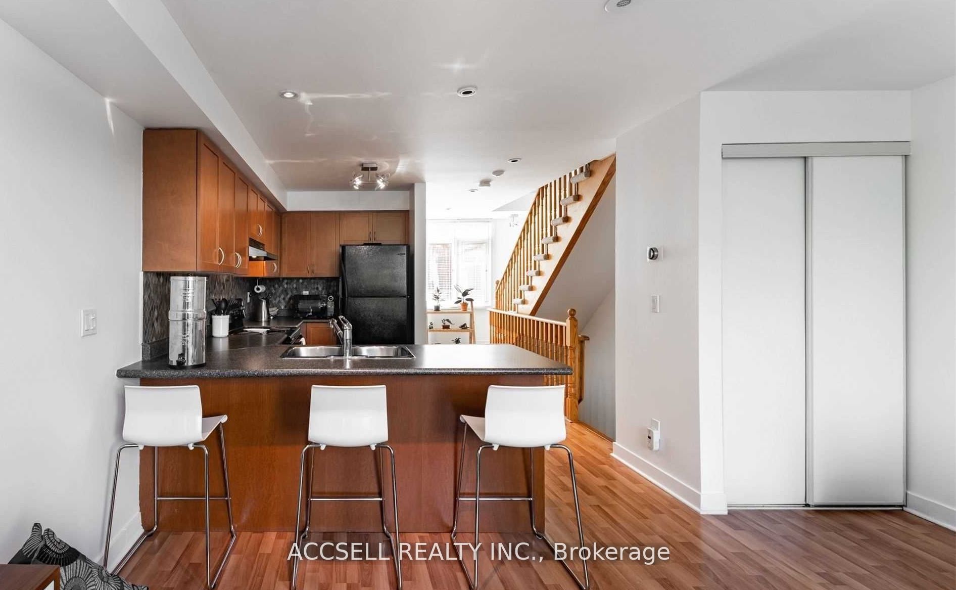 3400 Lake Shore Boulevard W 229, Toronto, ON M8W 4Z9 photo 4