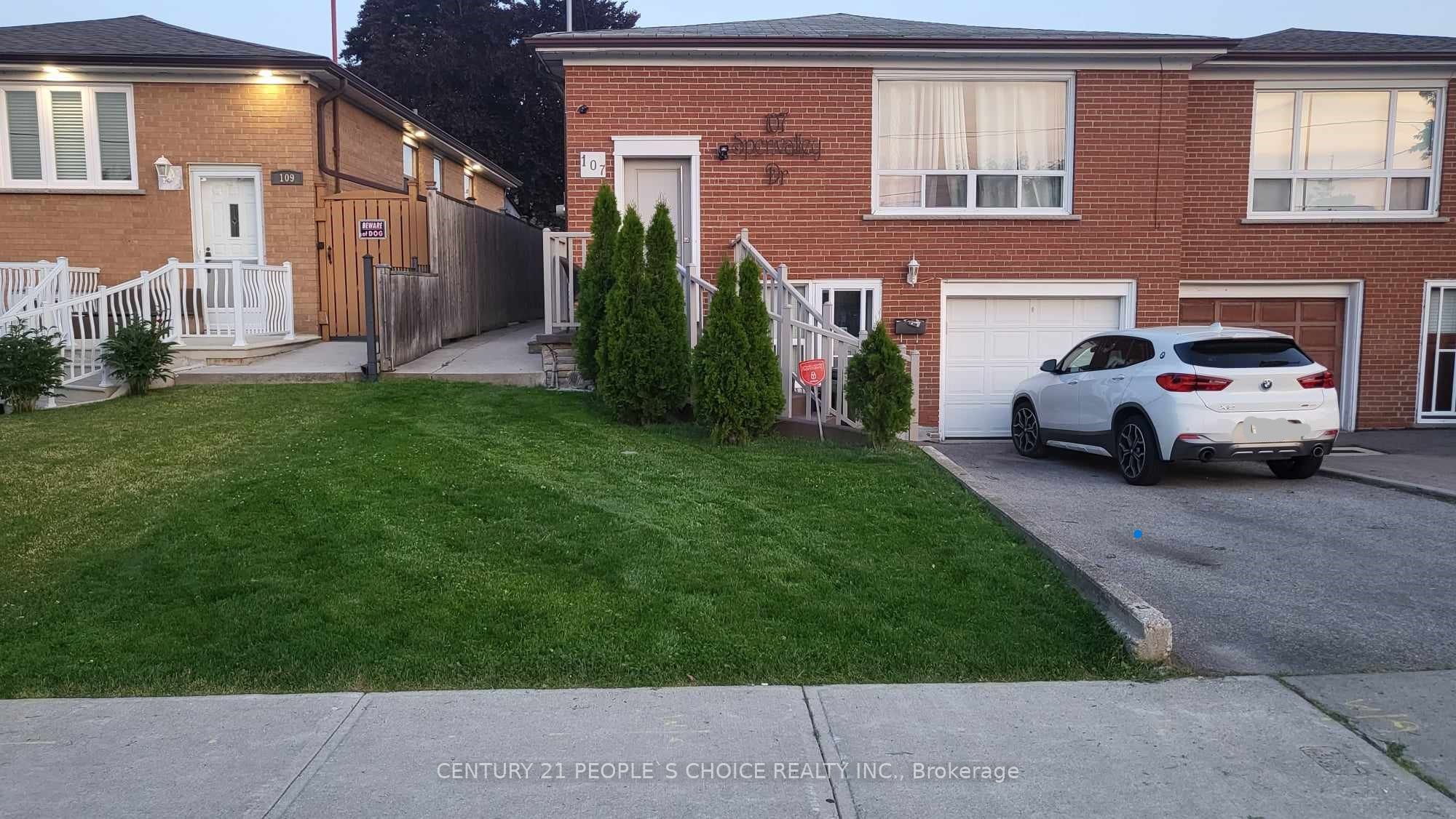 107 Spenvalley Drive Main, Toronto, ON M3L 1Z4 photo 2