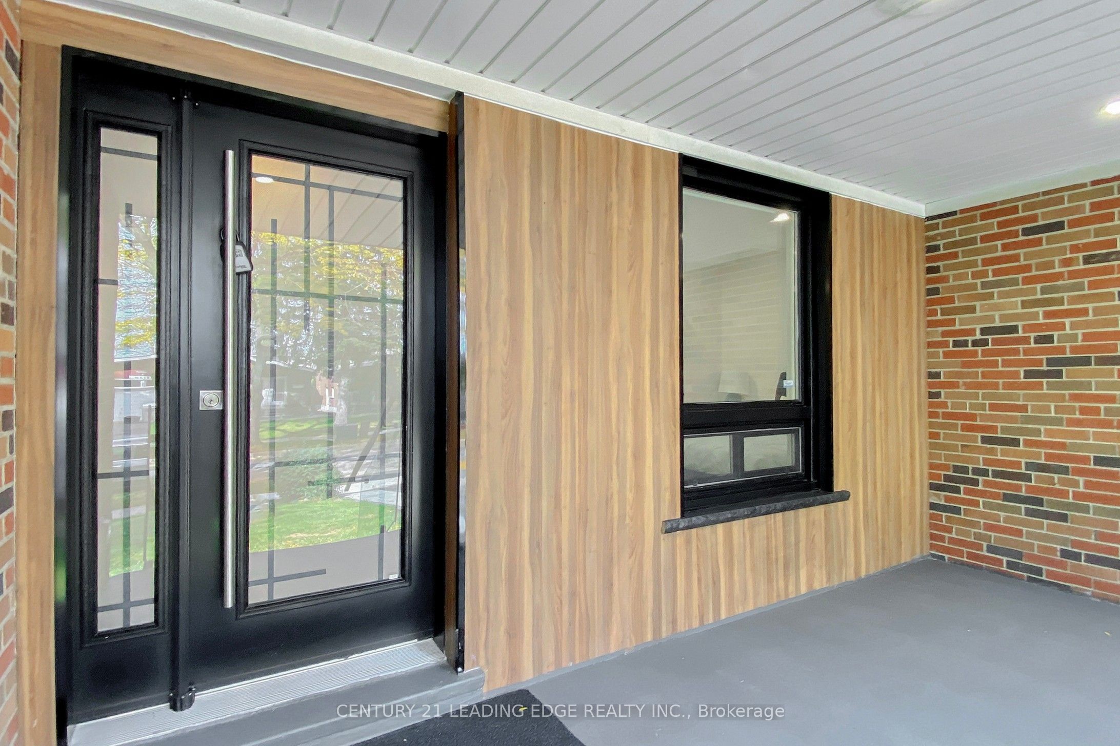 2240 Springfield Court, Mississauga, ON L5K 1V4 photo 5