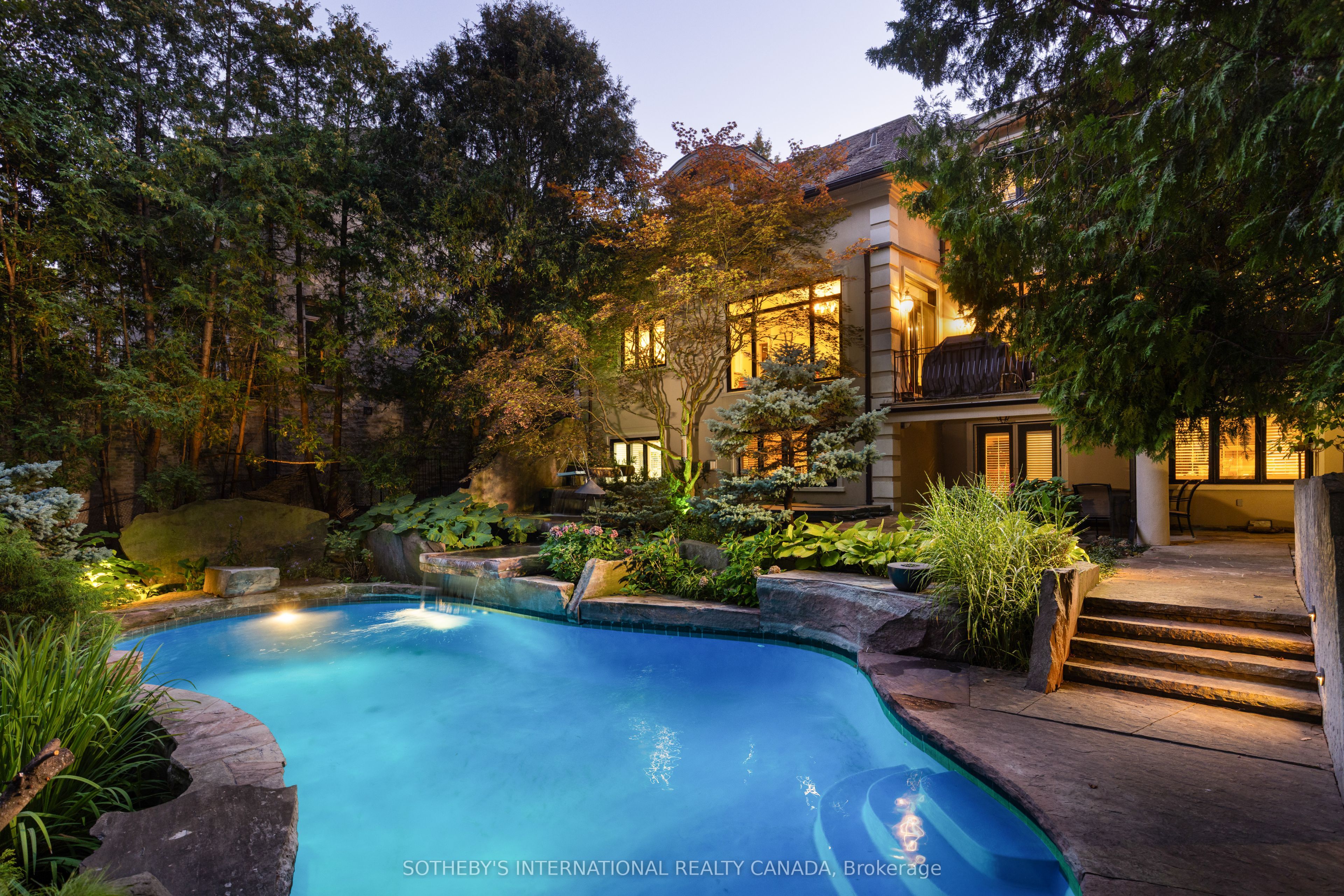 23 Edenbrook Hill, Toronto, ON M9A 3Z7 photo 4