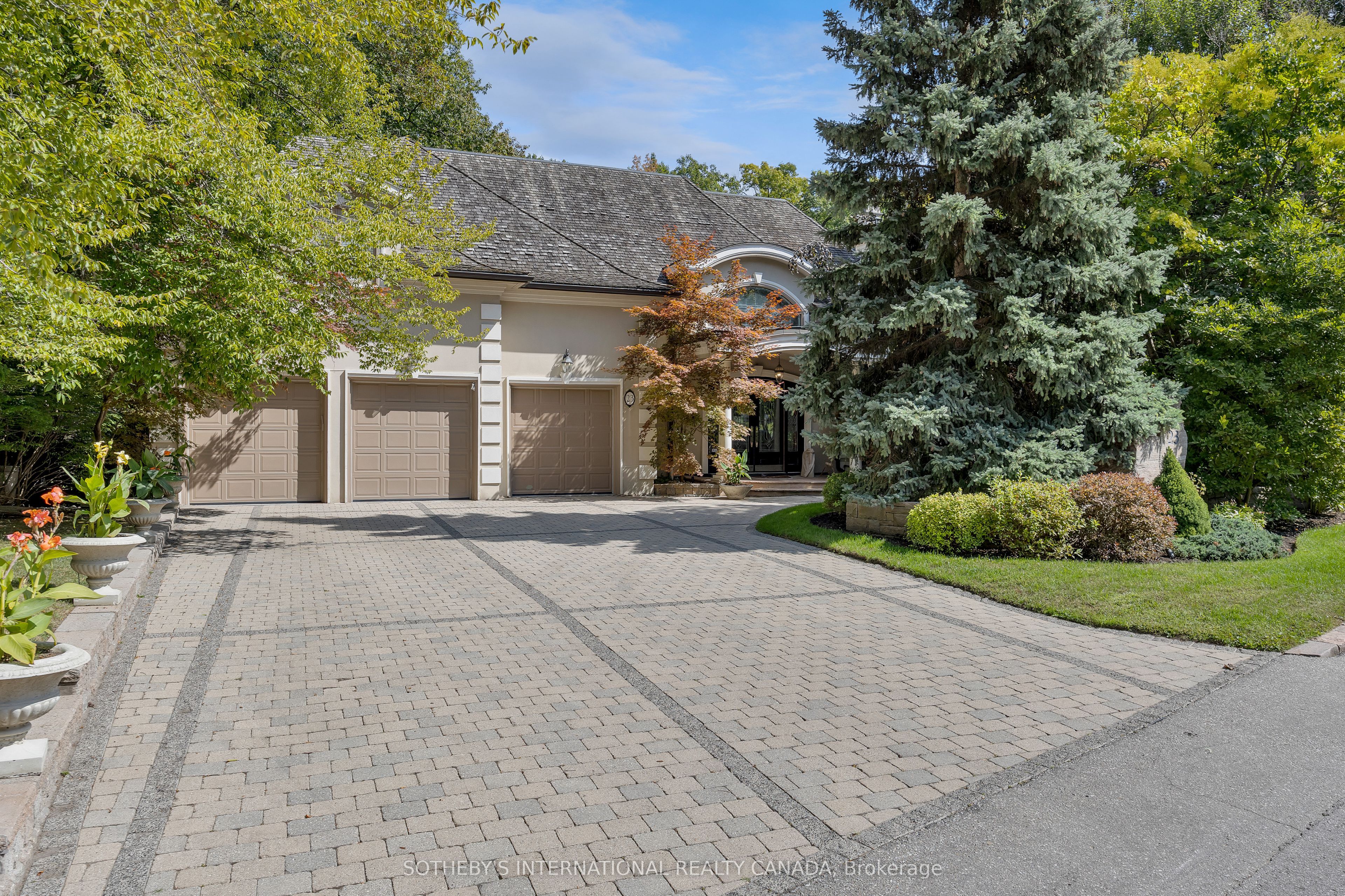 23 Edenbrook Hill, Toronto, ON M9A 3Z7 photo 5