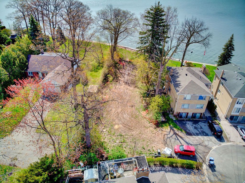 9 Carlis Place, Mississauga, ON L5G 1A8 photo 4